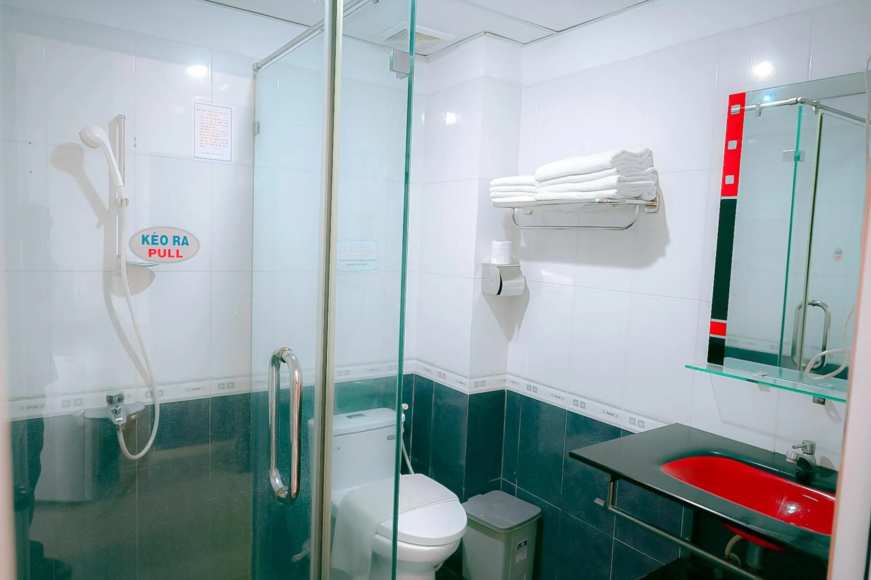 Shower in Ngọc Hân Hotel By The Moment