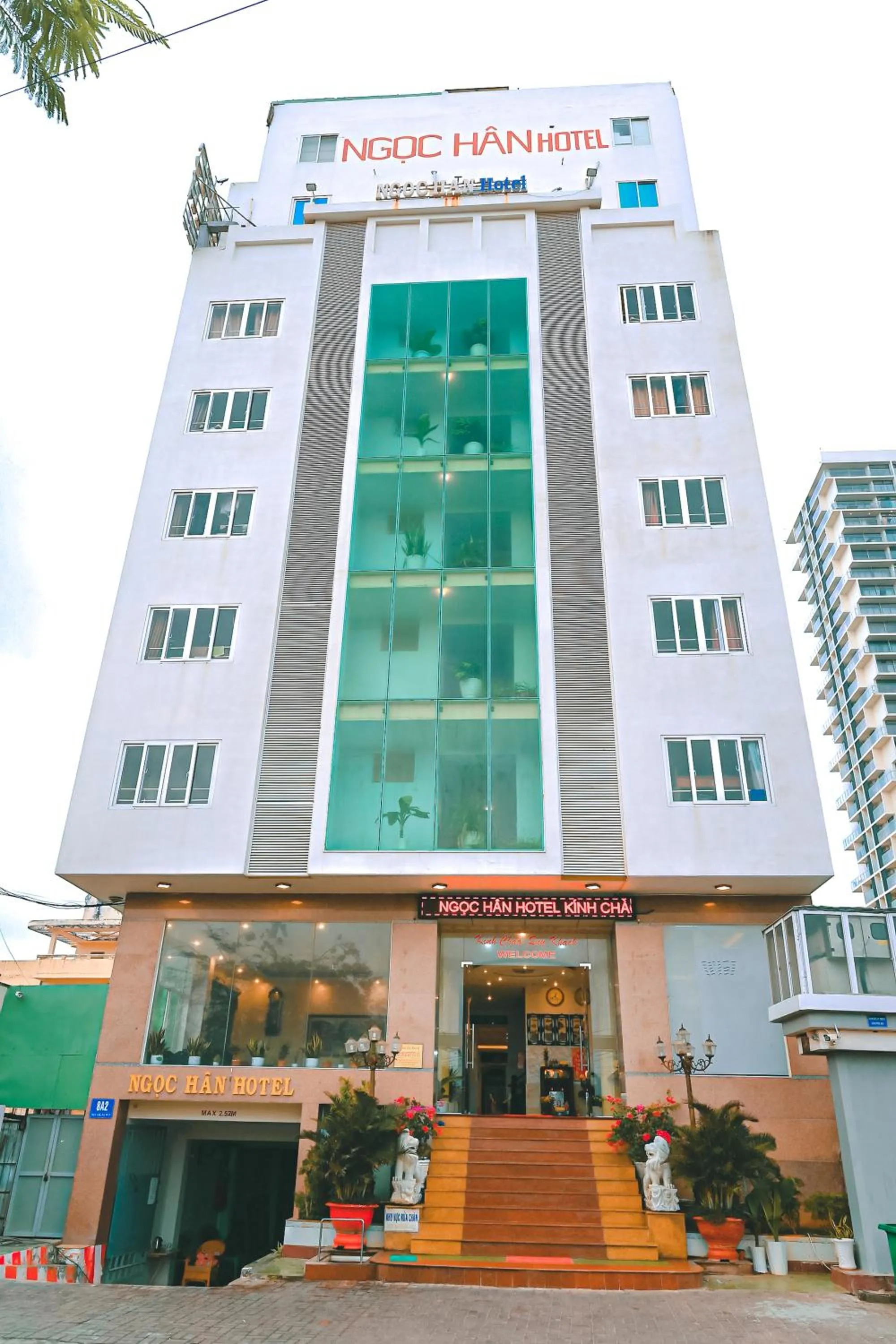 Property building in Ngọc Hân Hotel By The Moment