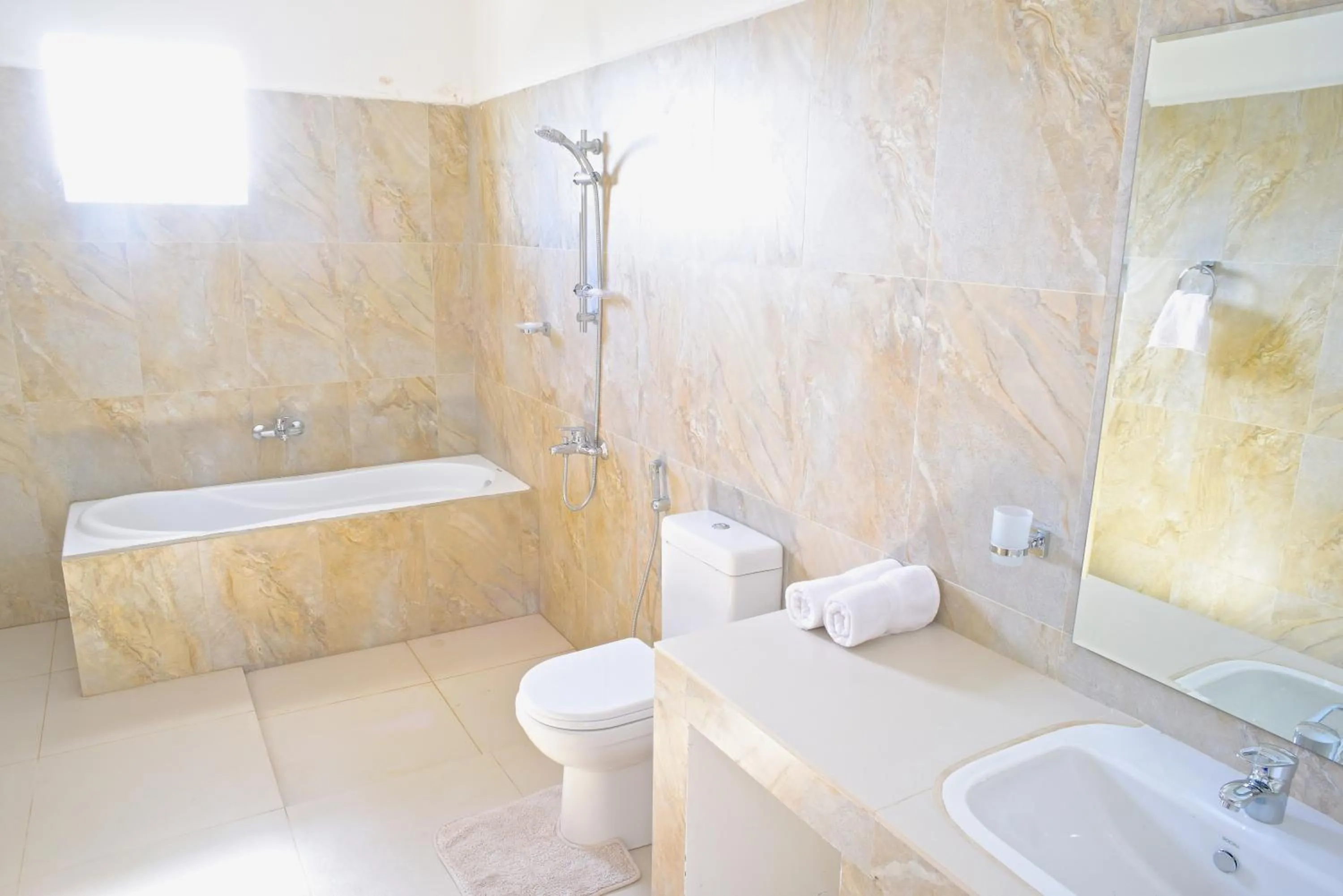 Bathroom in Auslink Hotel