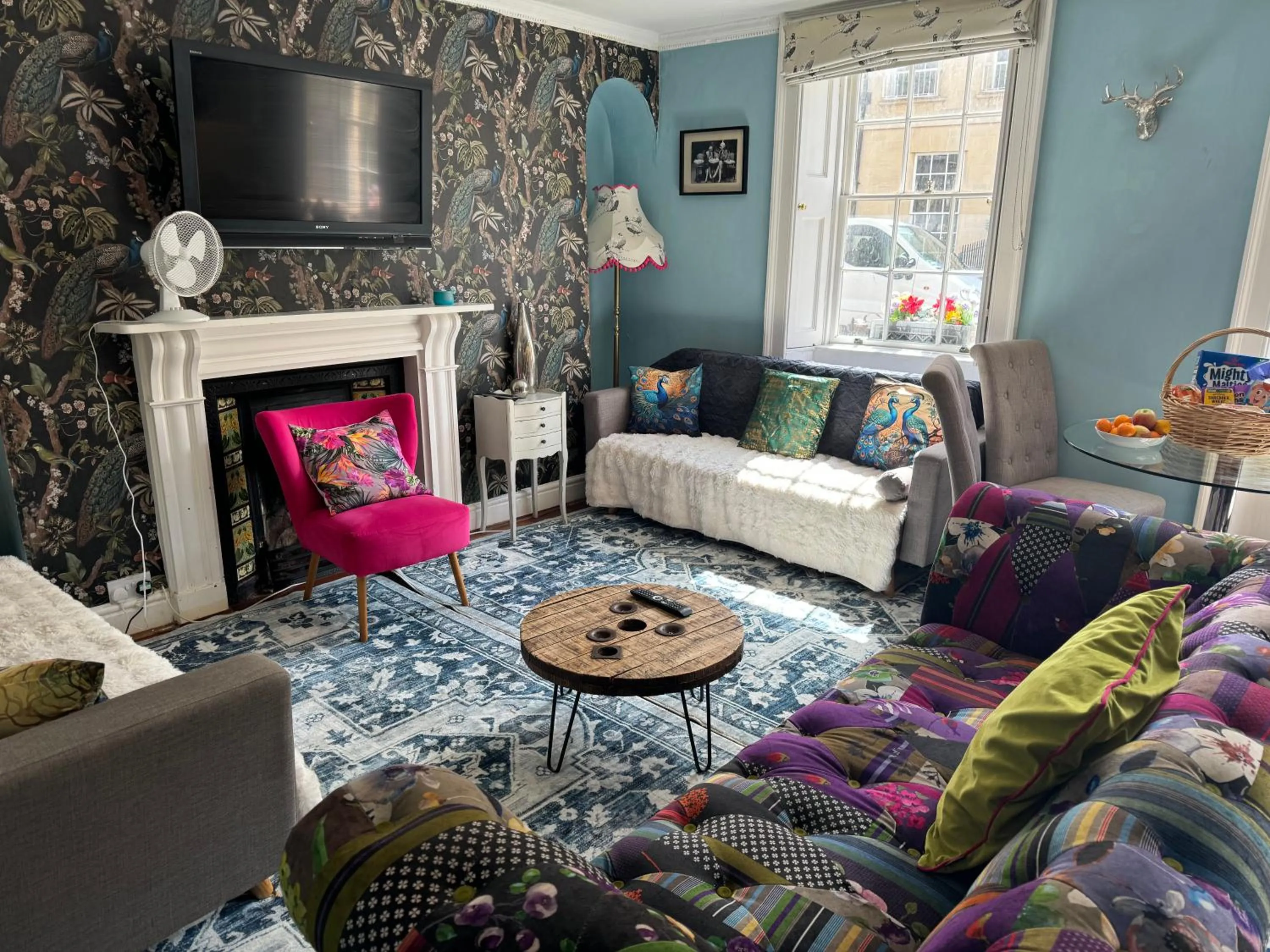 Bed in City Centre - Rivers Street, quiet 2 bed ground floor Georgian garden Apartment