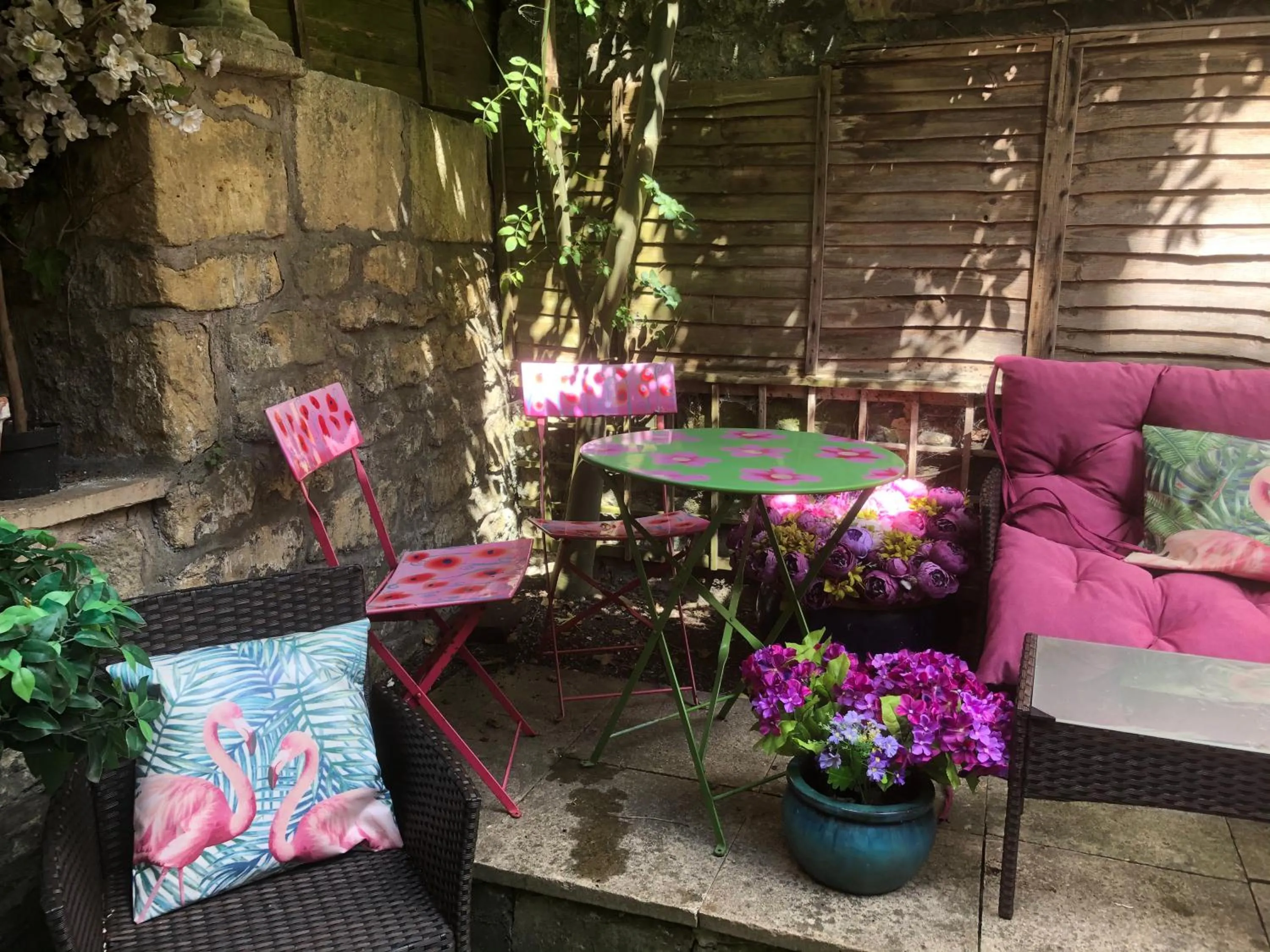 City Centre - Rivers Street, quiet 2 bed ground floor Georgian garden Apartment