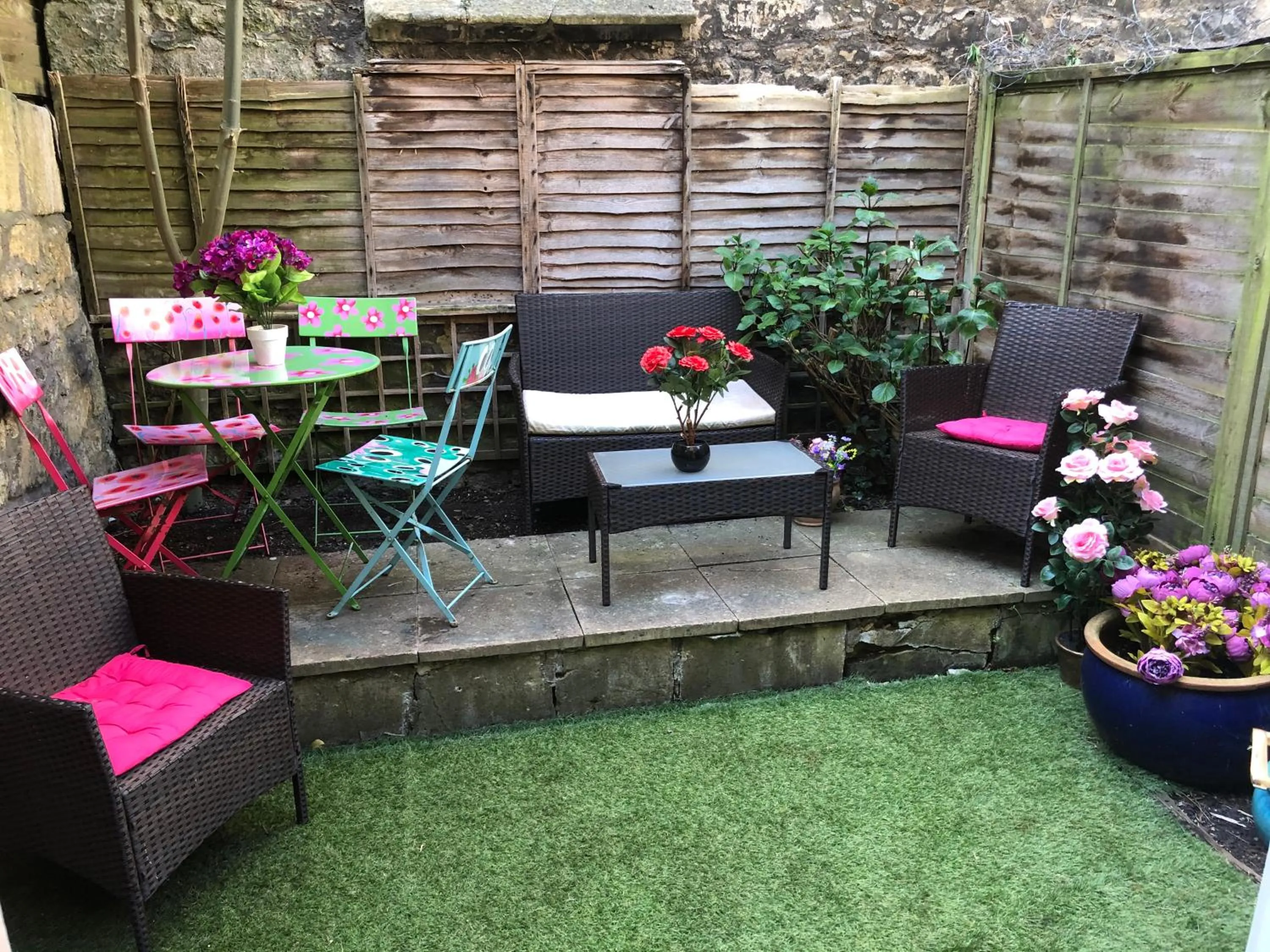 City Centre - Rivers Street, quiet 2 bed ground floor Georgian garden Apartment