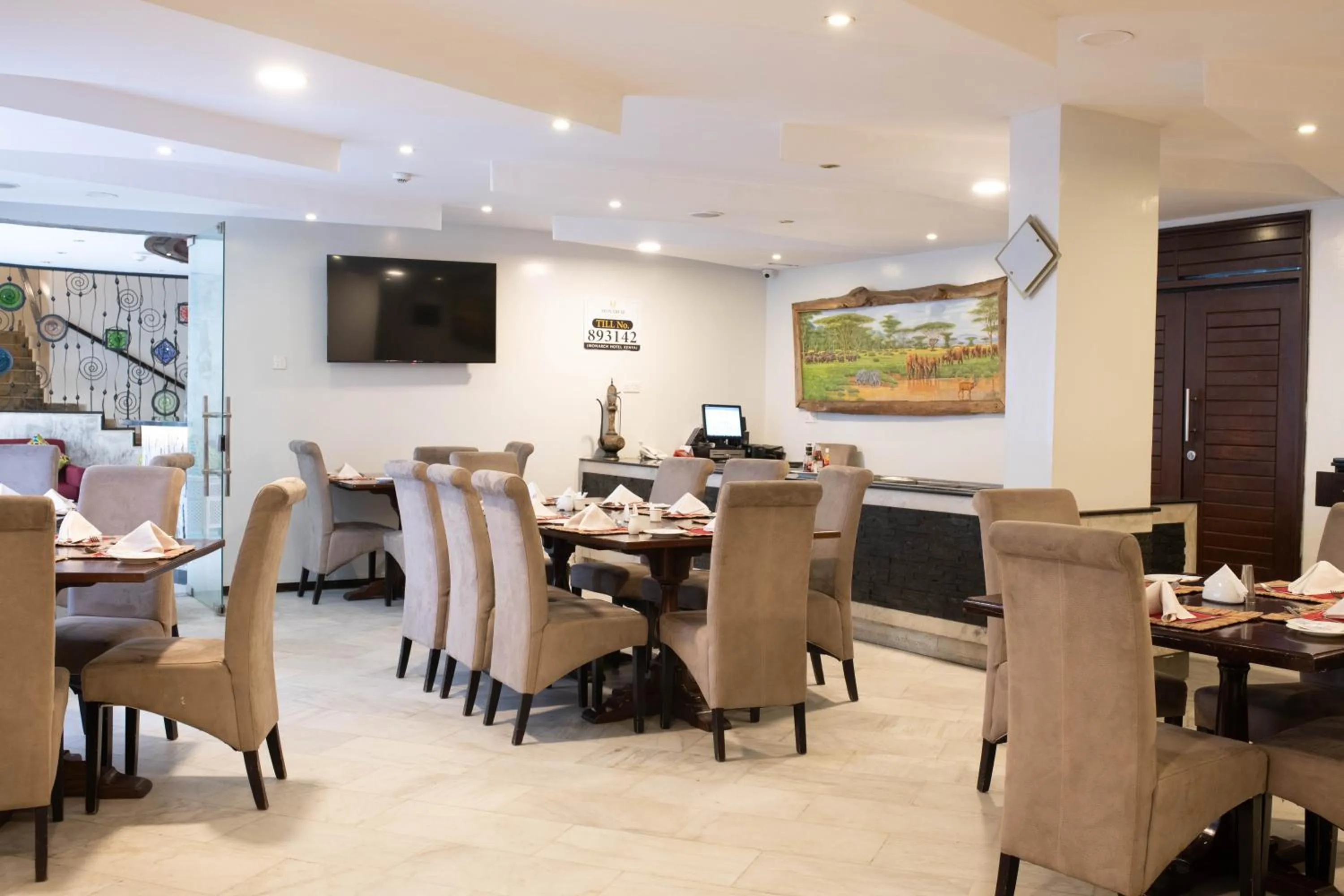 Restaurant/places to eat in The Monarch Hotel