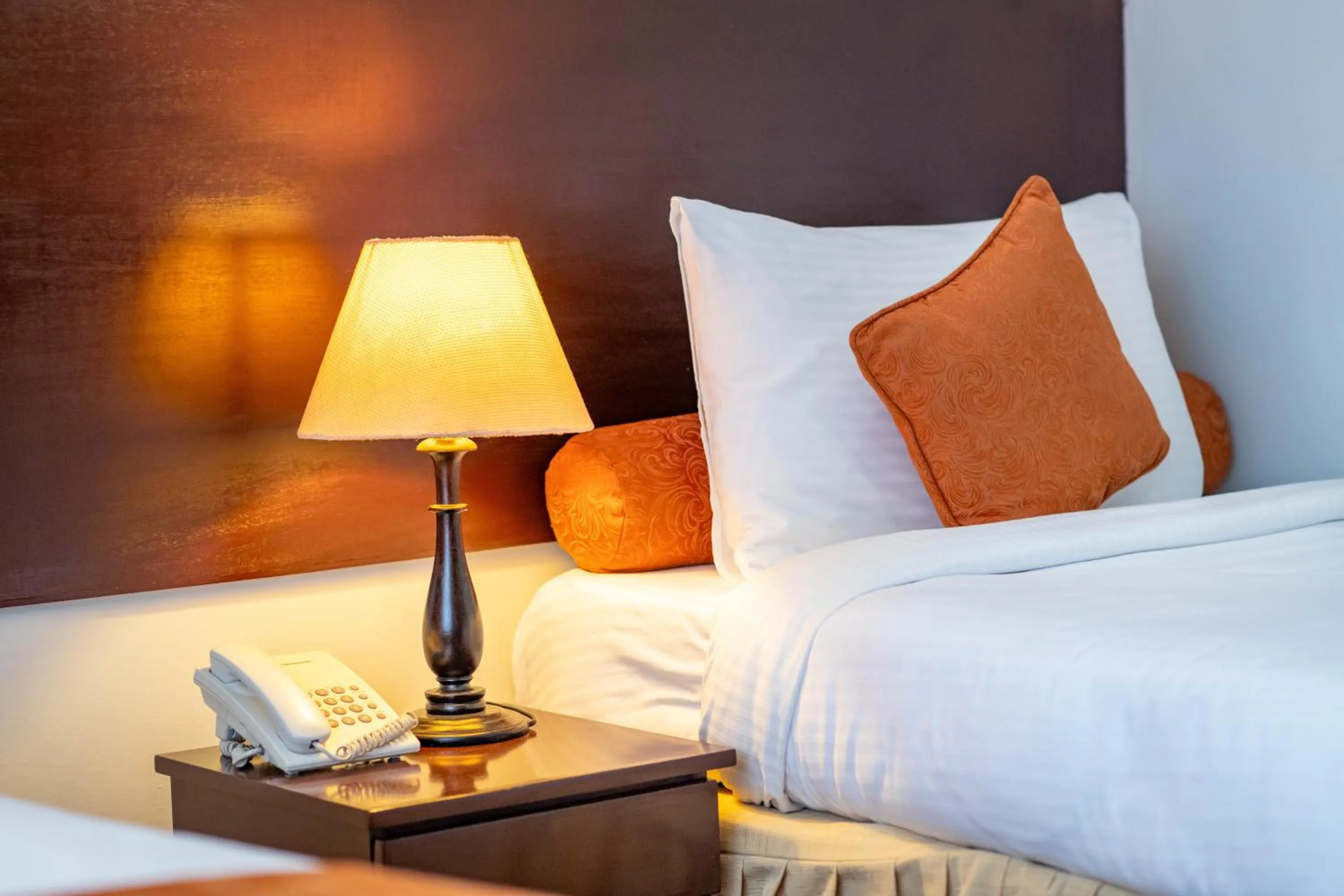 Bedroom, Bed in The Monarch Hotel