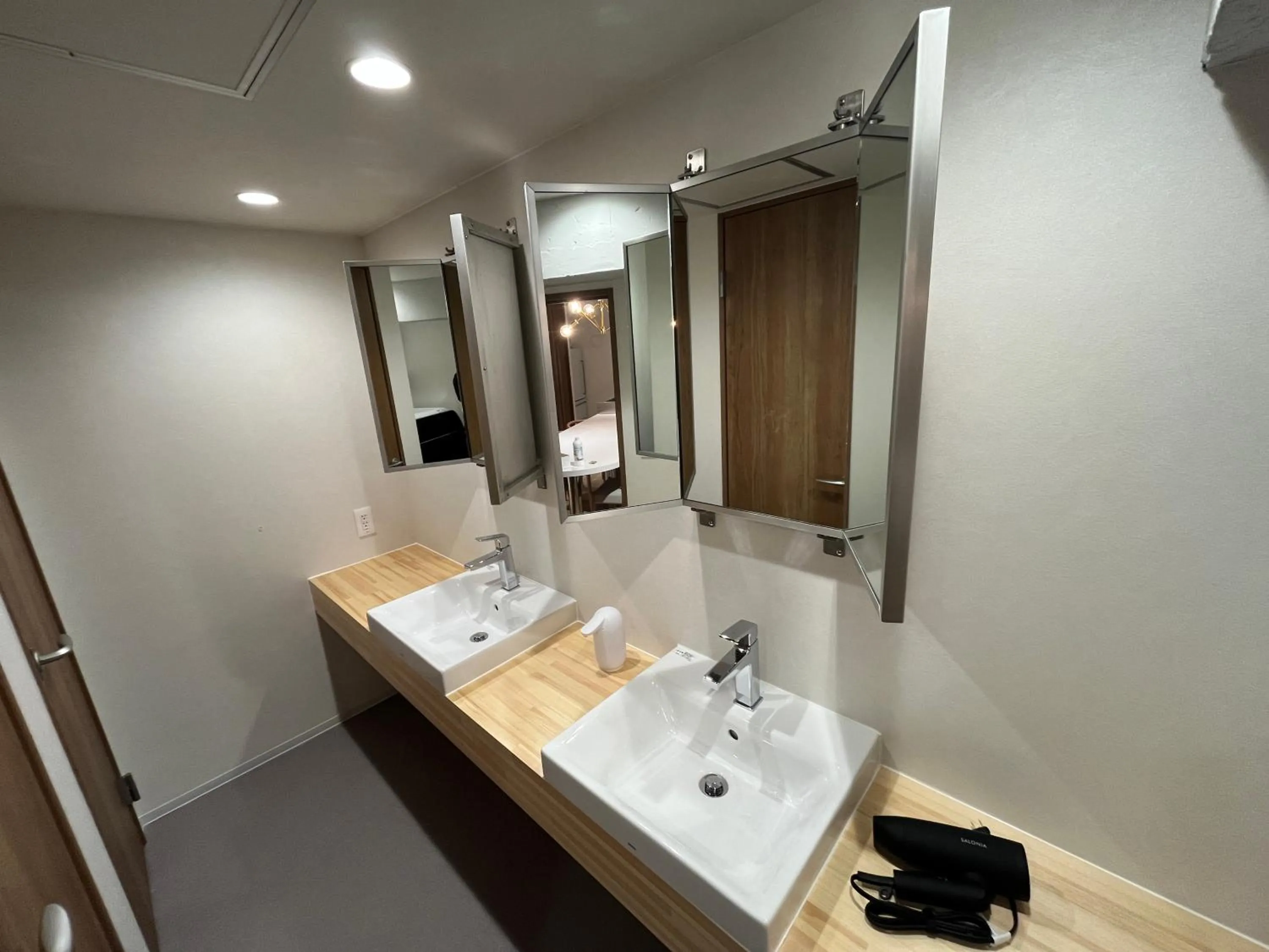 Bathroom in MANGA ART HOTEL, BAKUROCHO