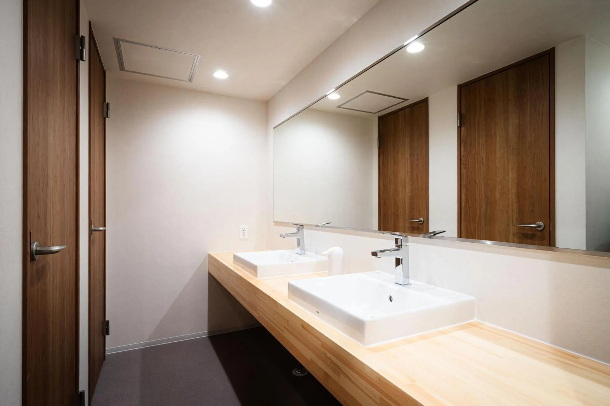 Bathroom in MANGA ART HOTEL, BAKUROCHO