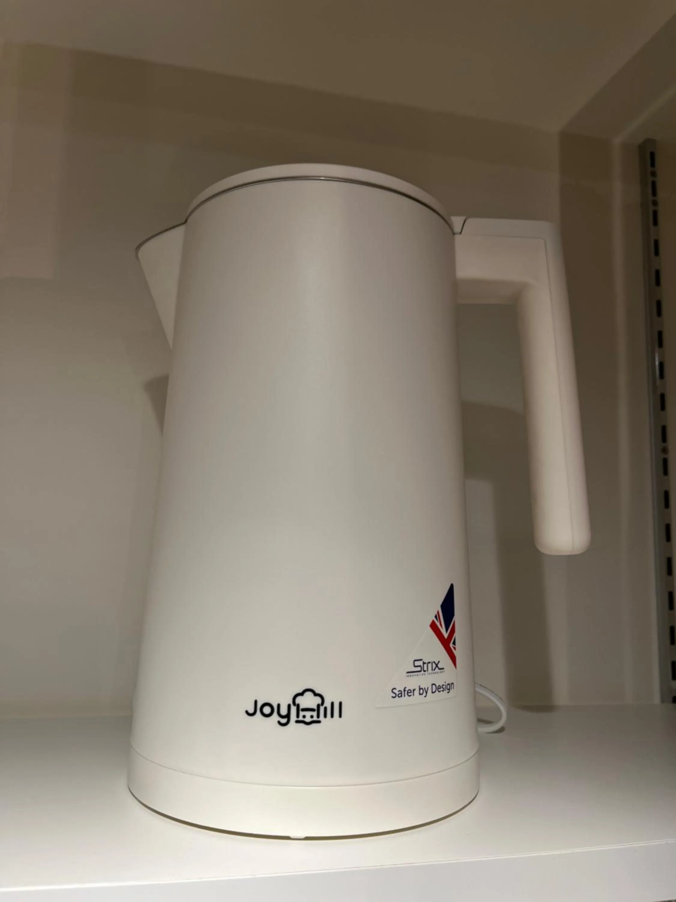 kitchen in MANGA ART HOTEL, BAKUROCHO