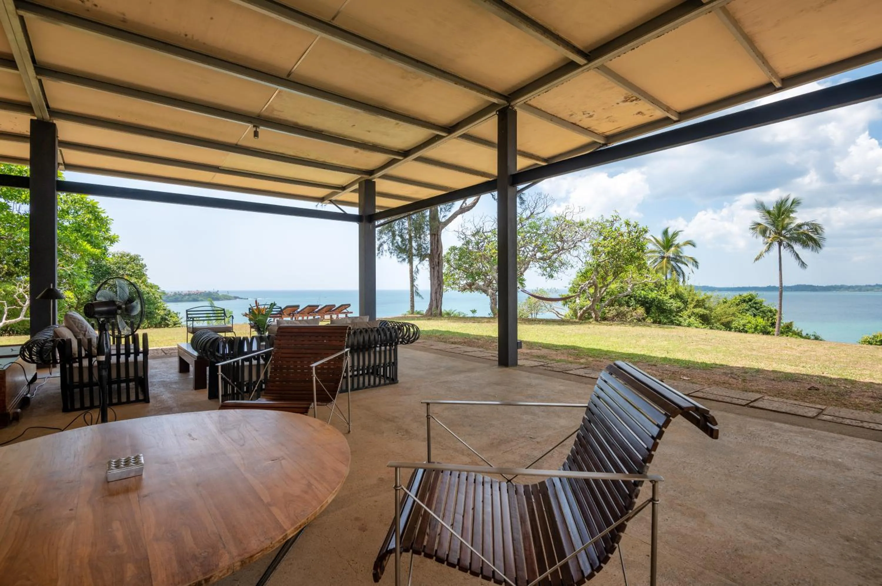 Living room in Redcliffs, Mirissa by The Serendipity Collection