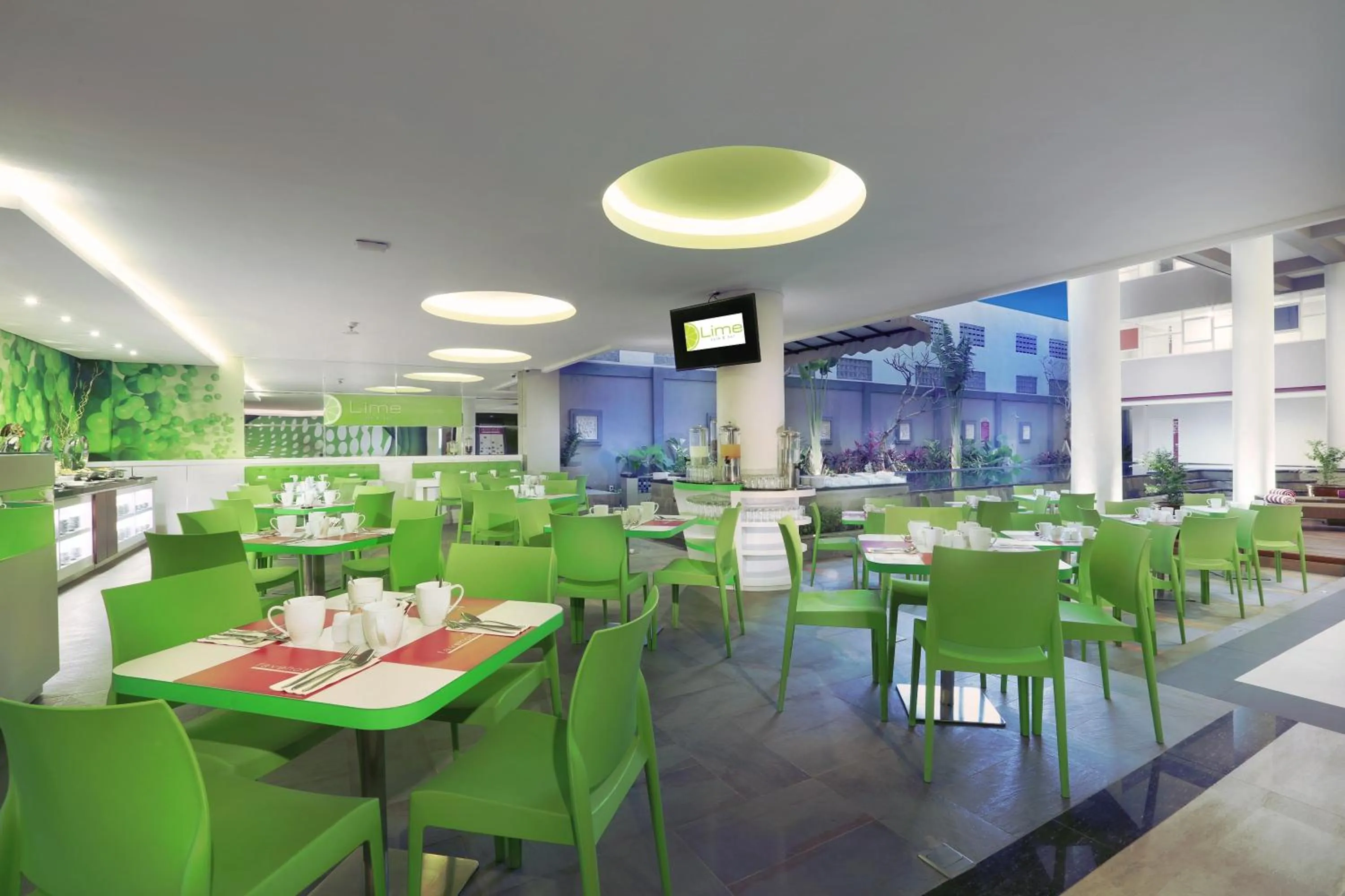 Restaurant/places to eat in favehotel Sunset Seminyak