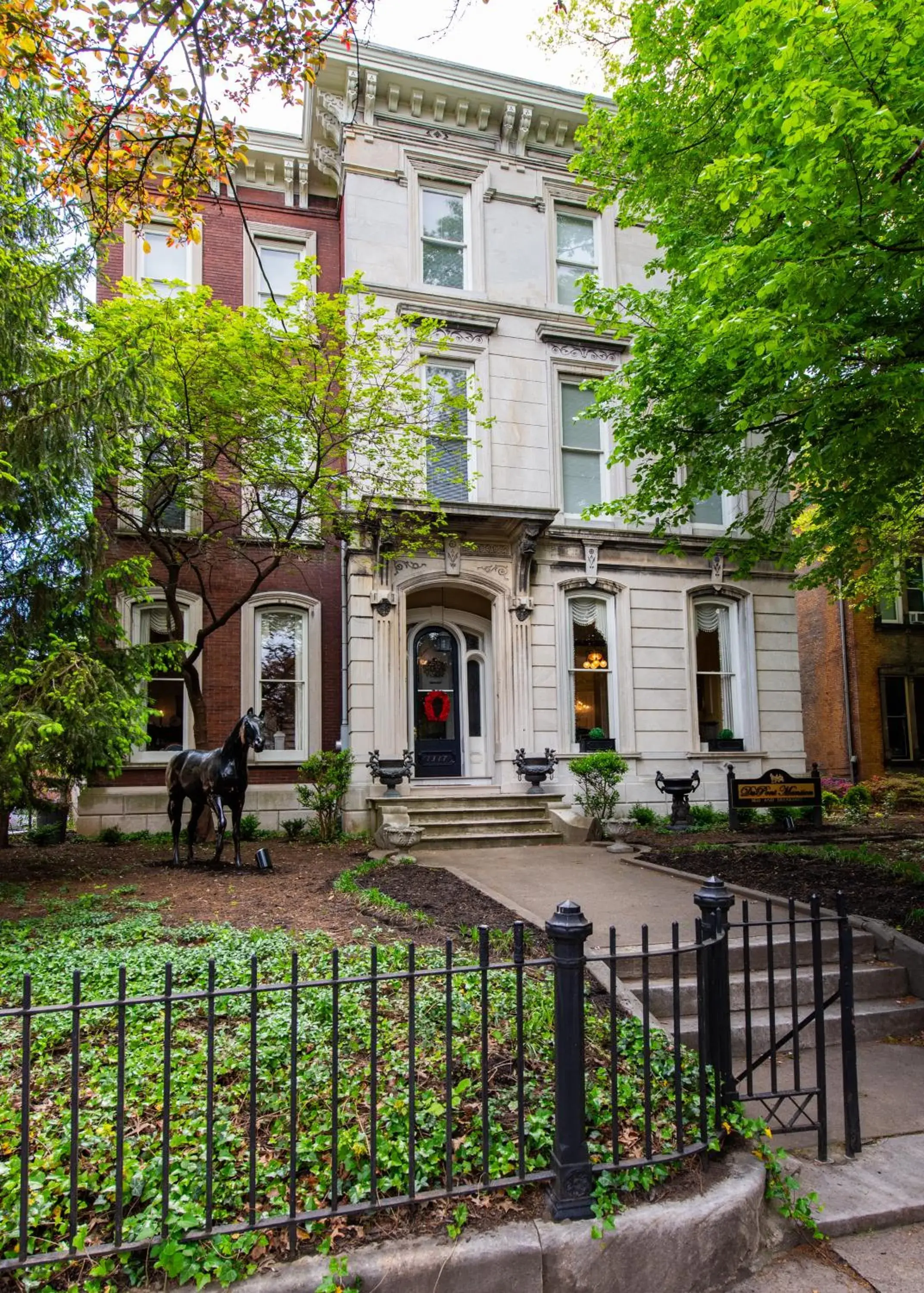 DuPont Mansion Bed & Breakfast DuPont Mansion Bed & Breakfast