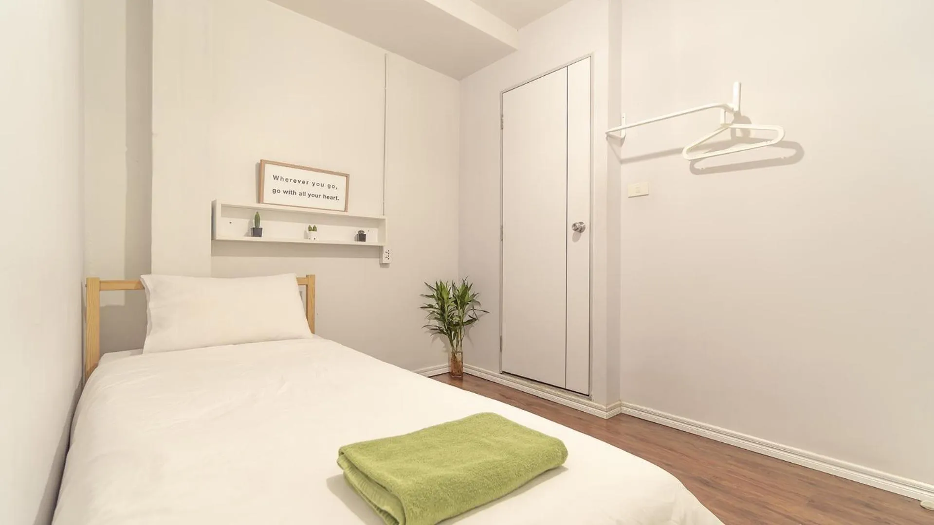 Decorative detail, Bed in Cooper