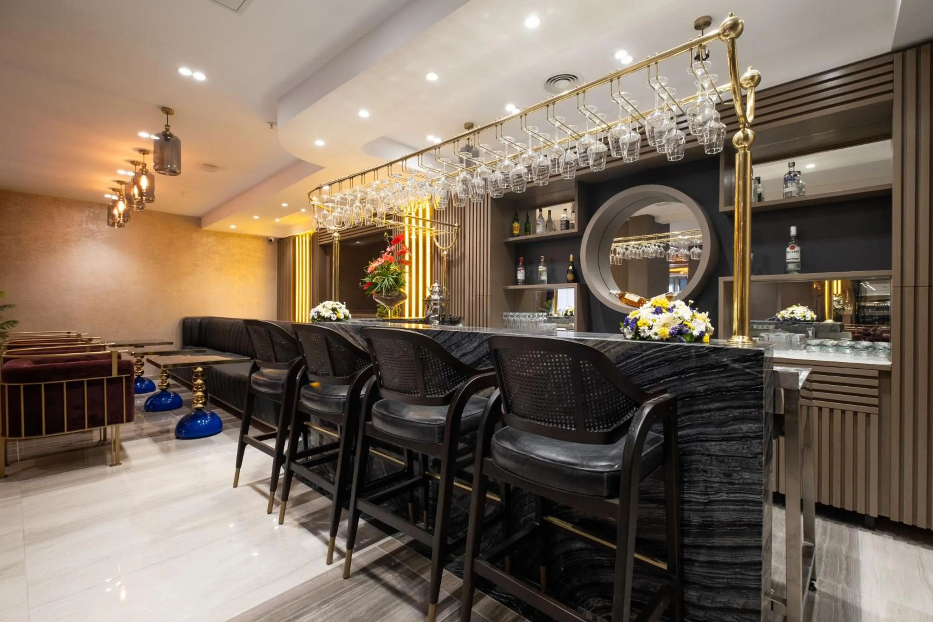 Lounge or bar in Buke Hotel Bomonti