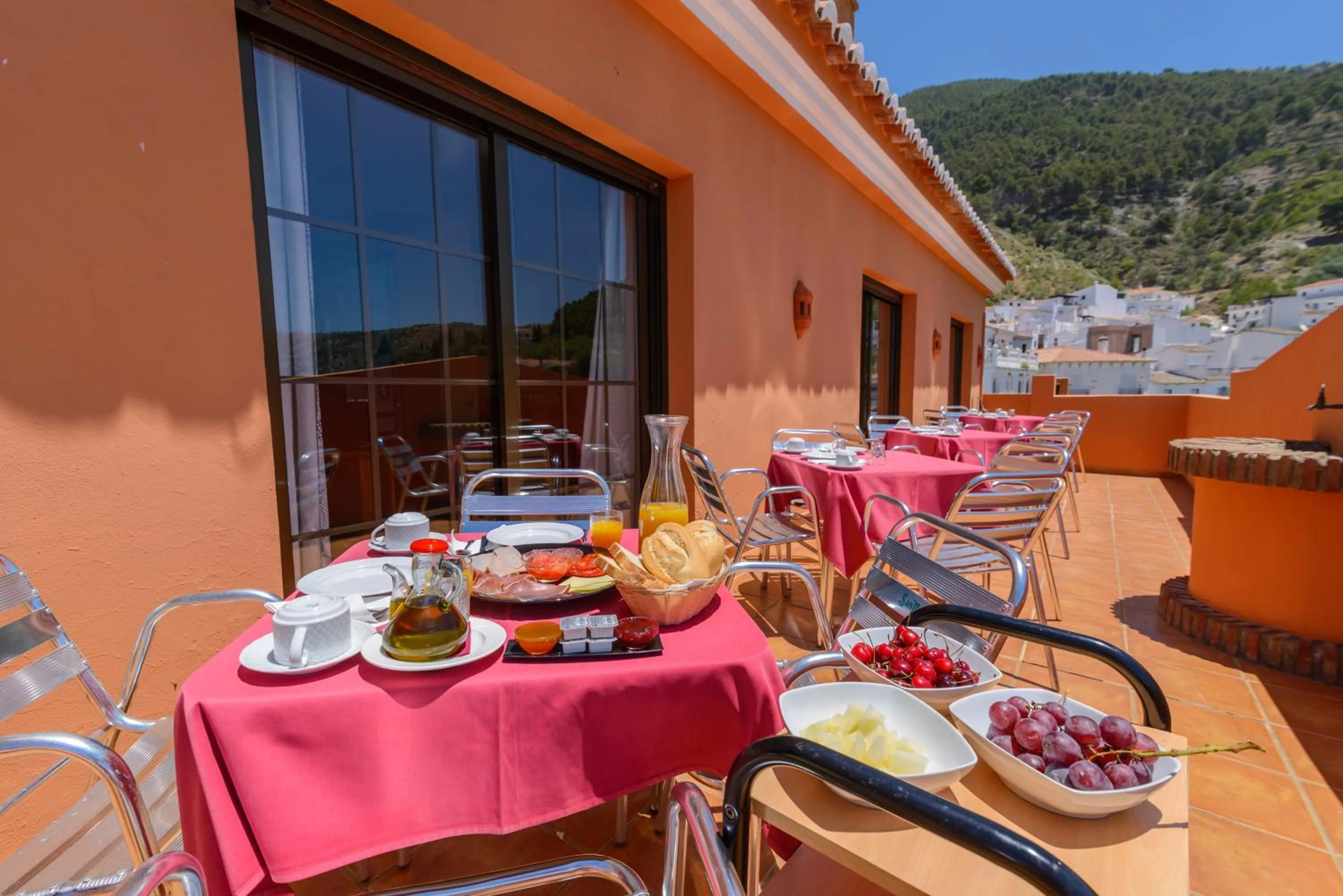 Continental breakfast in Hotel Rural Sierra Tejeda