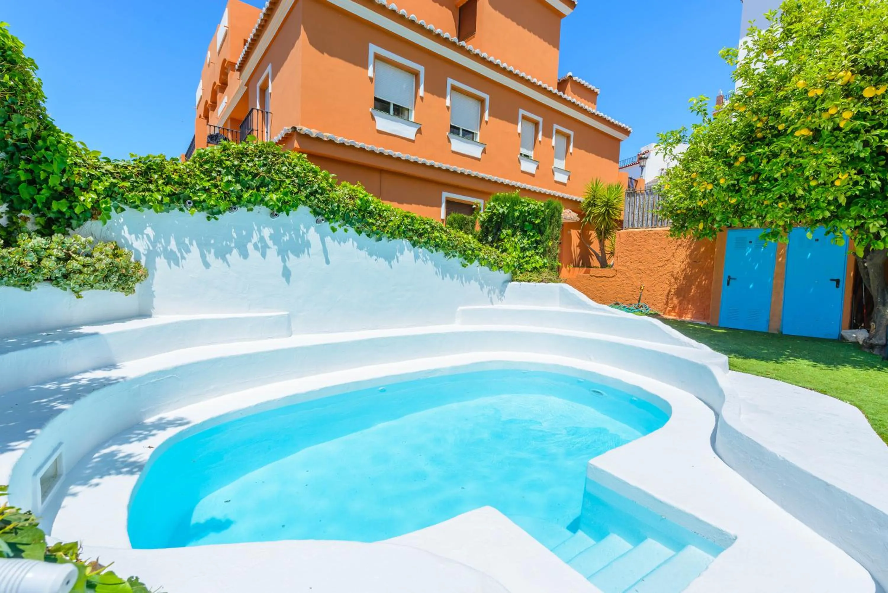 Swimming pool in Hotel Rural Sierra Tejeda