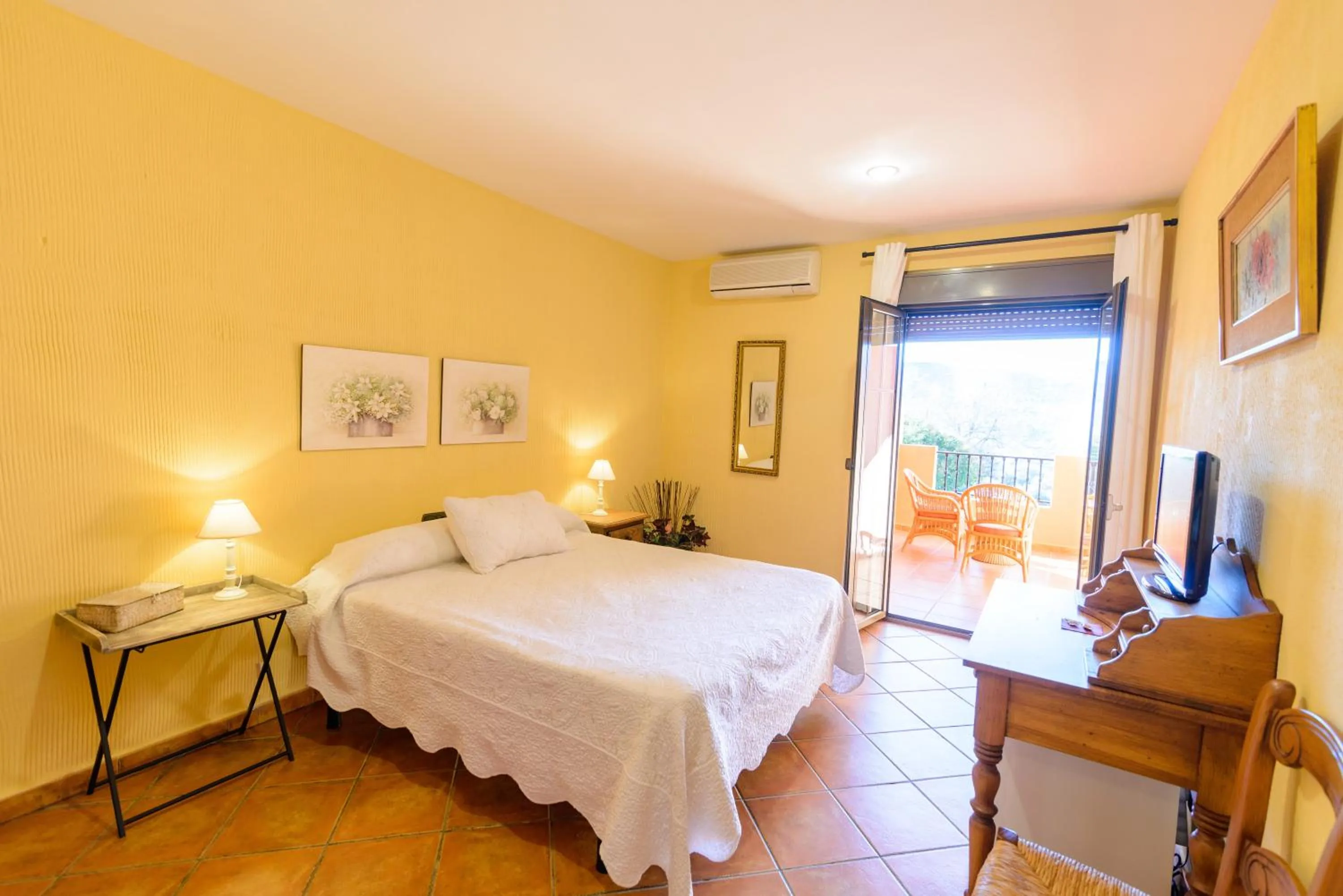 Bed in Hotel Rural Sierra Tejeda