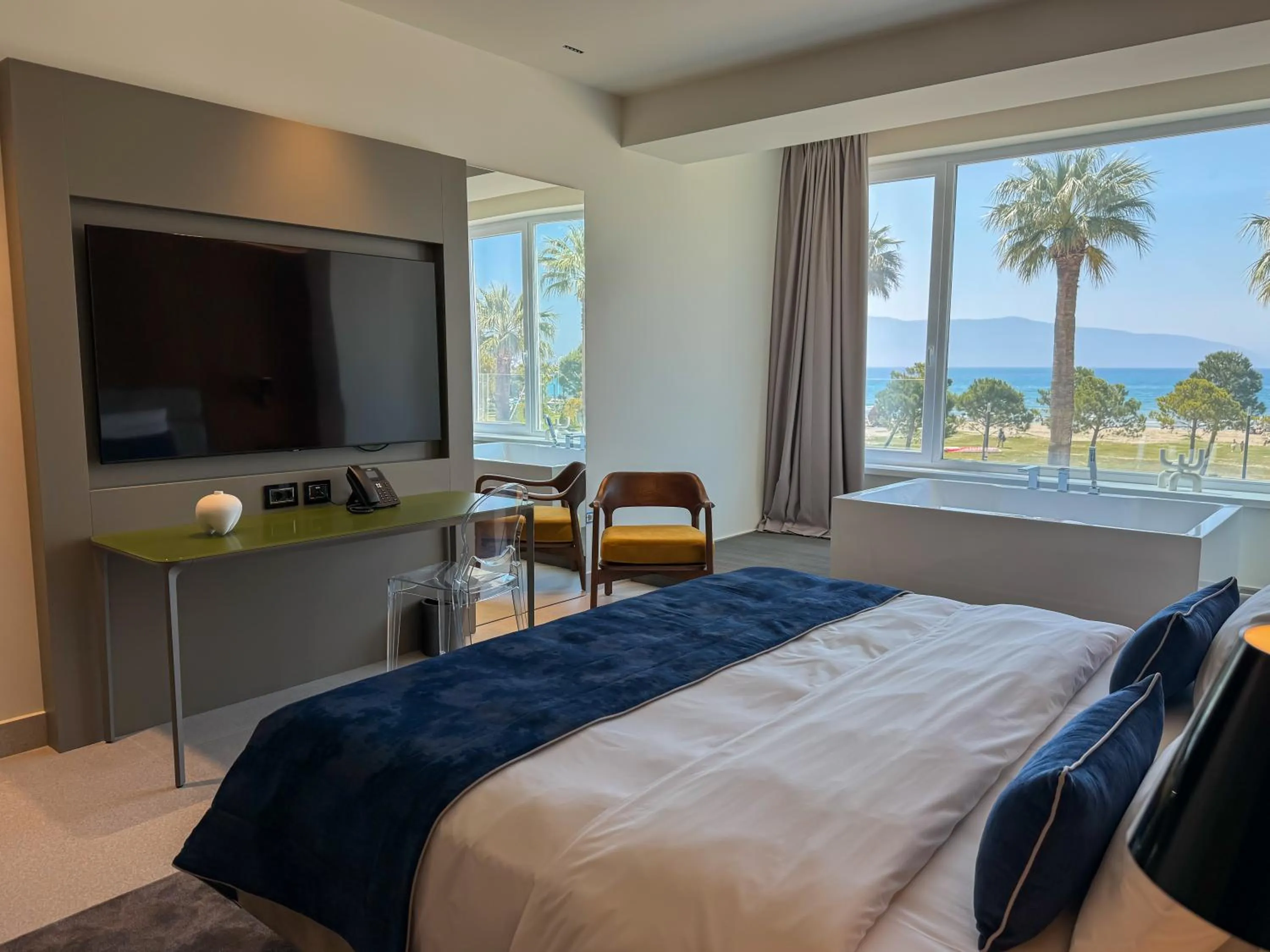 Communal lounge/ TV room in Abi's Hotel & SPA Vlore