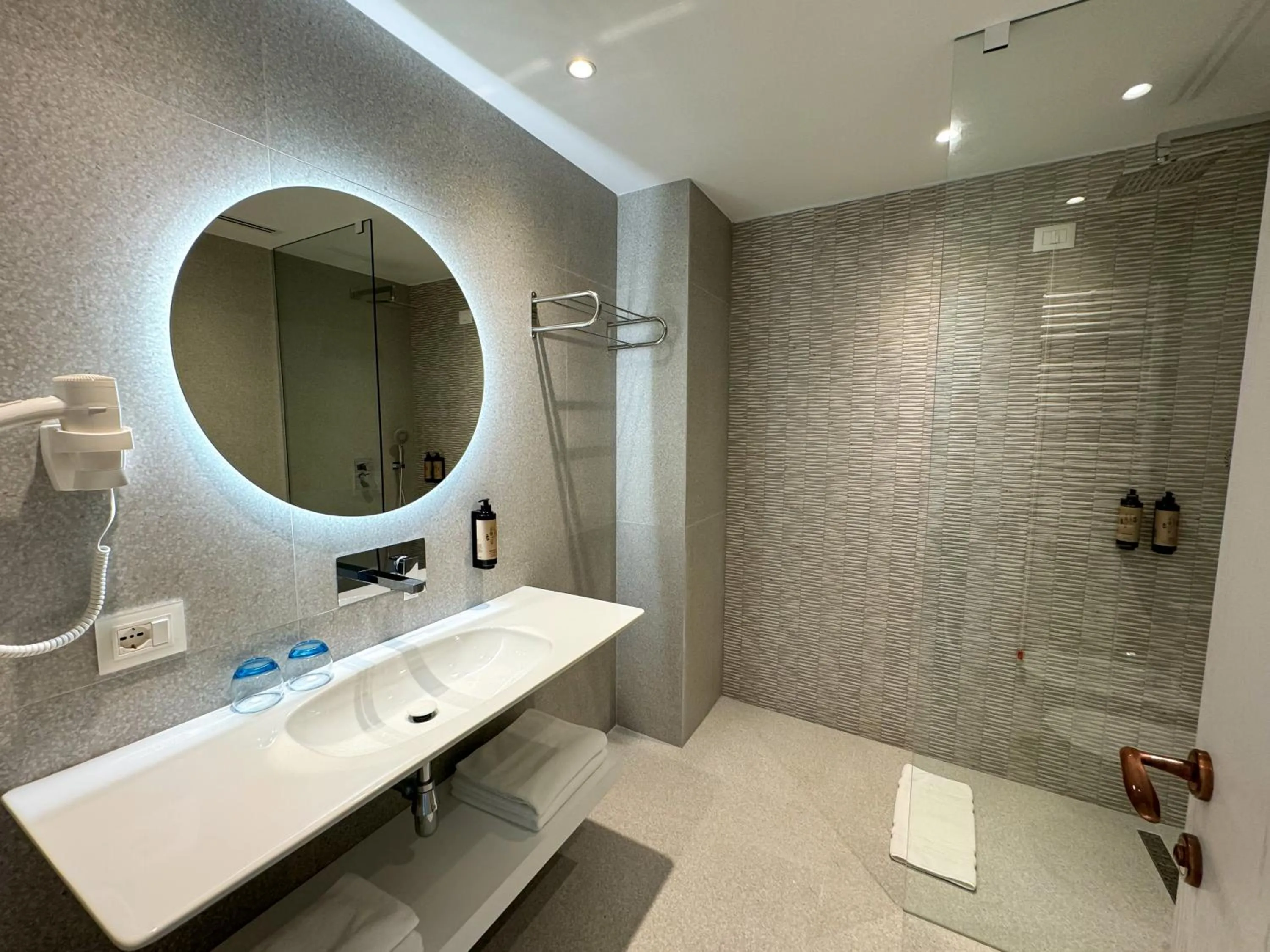 Toilet in Abi's Hotel & SPA Vlore