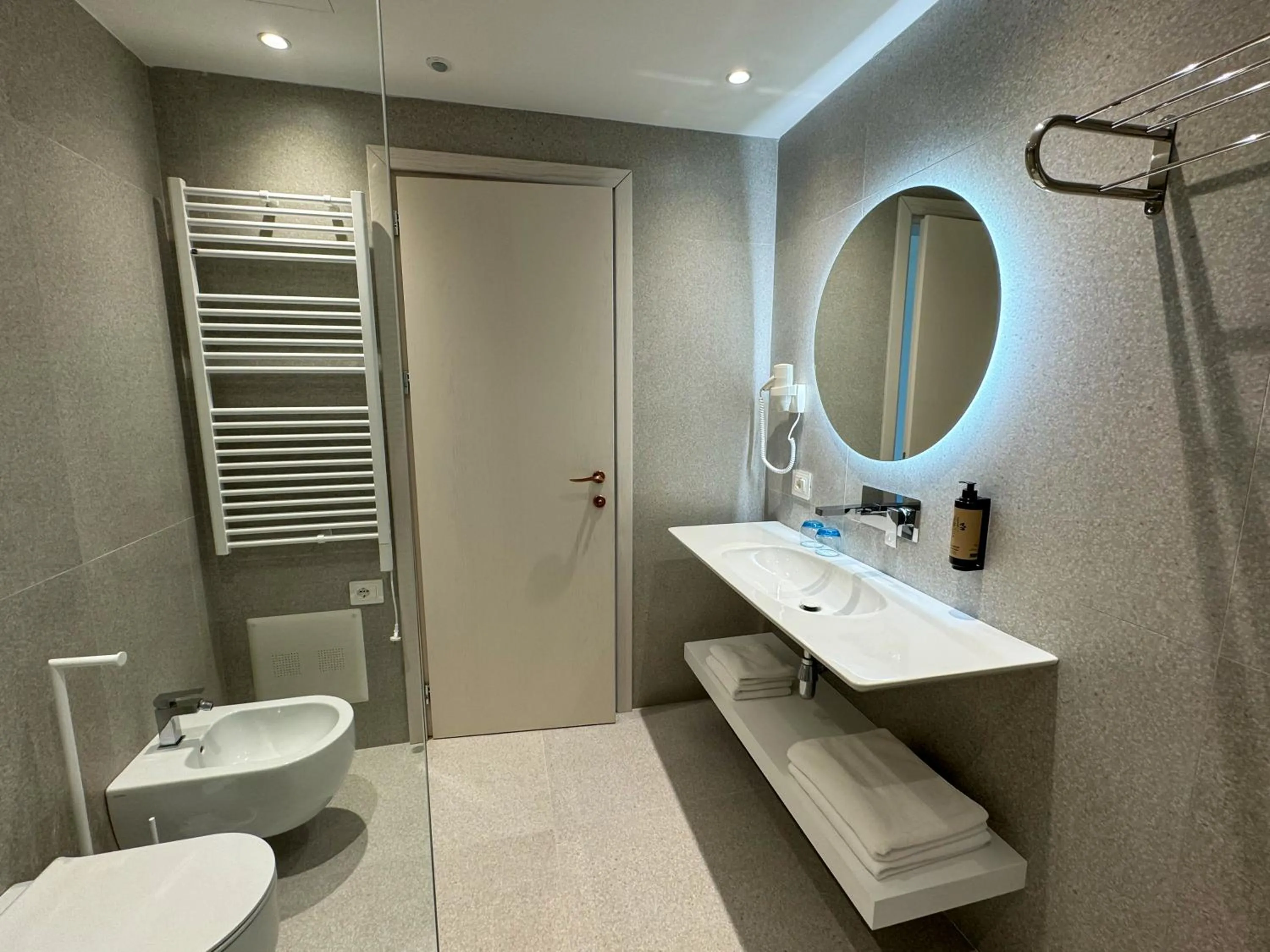 Toilet in Abi's Hotel & SPA Vlore