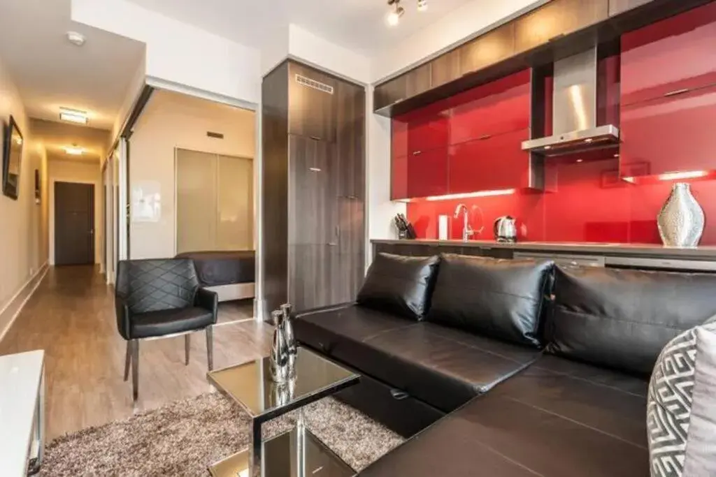 Standard Suite in Metropolis Loft - CN Tower Standard Suite in Metropolis Loft - CN Tower