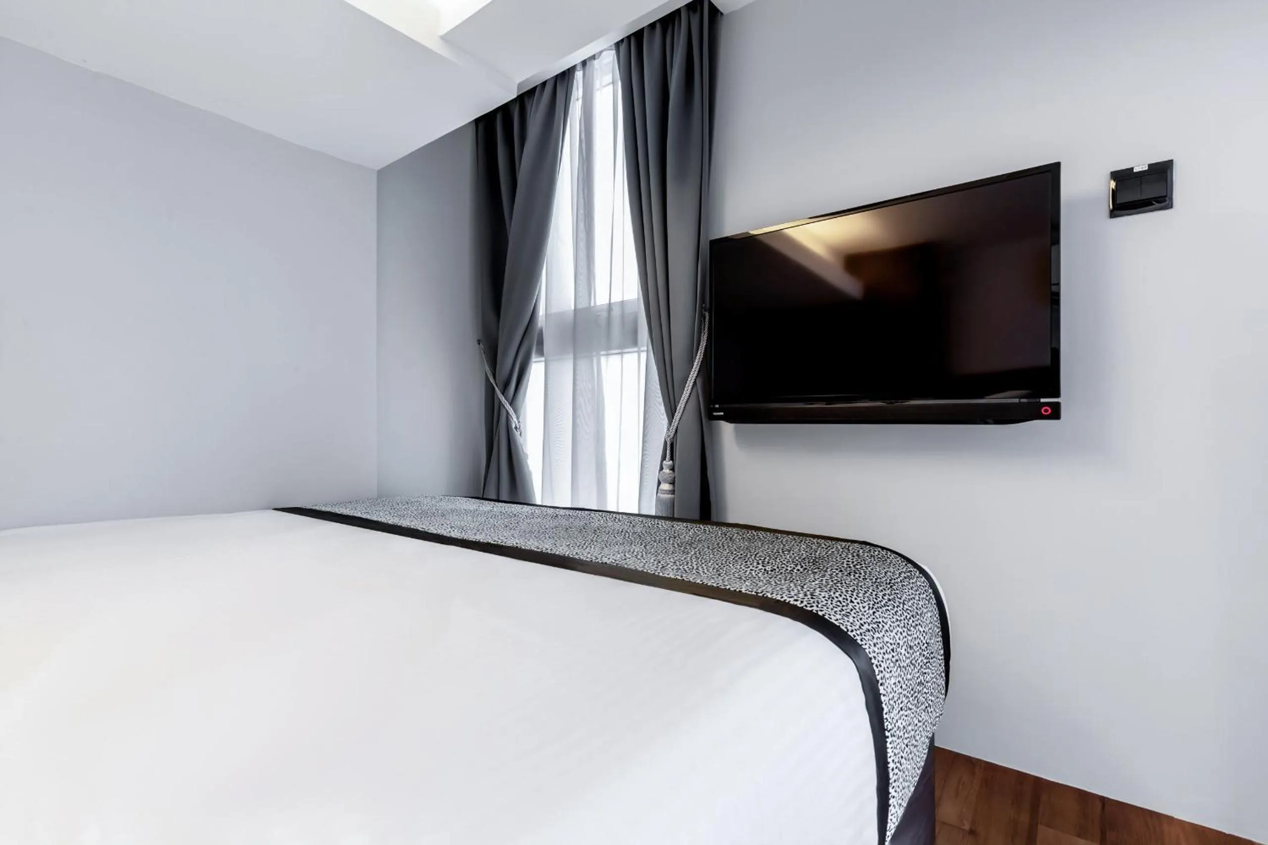 Bed in Heritage Collection on Seah - Mobile App Check-In