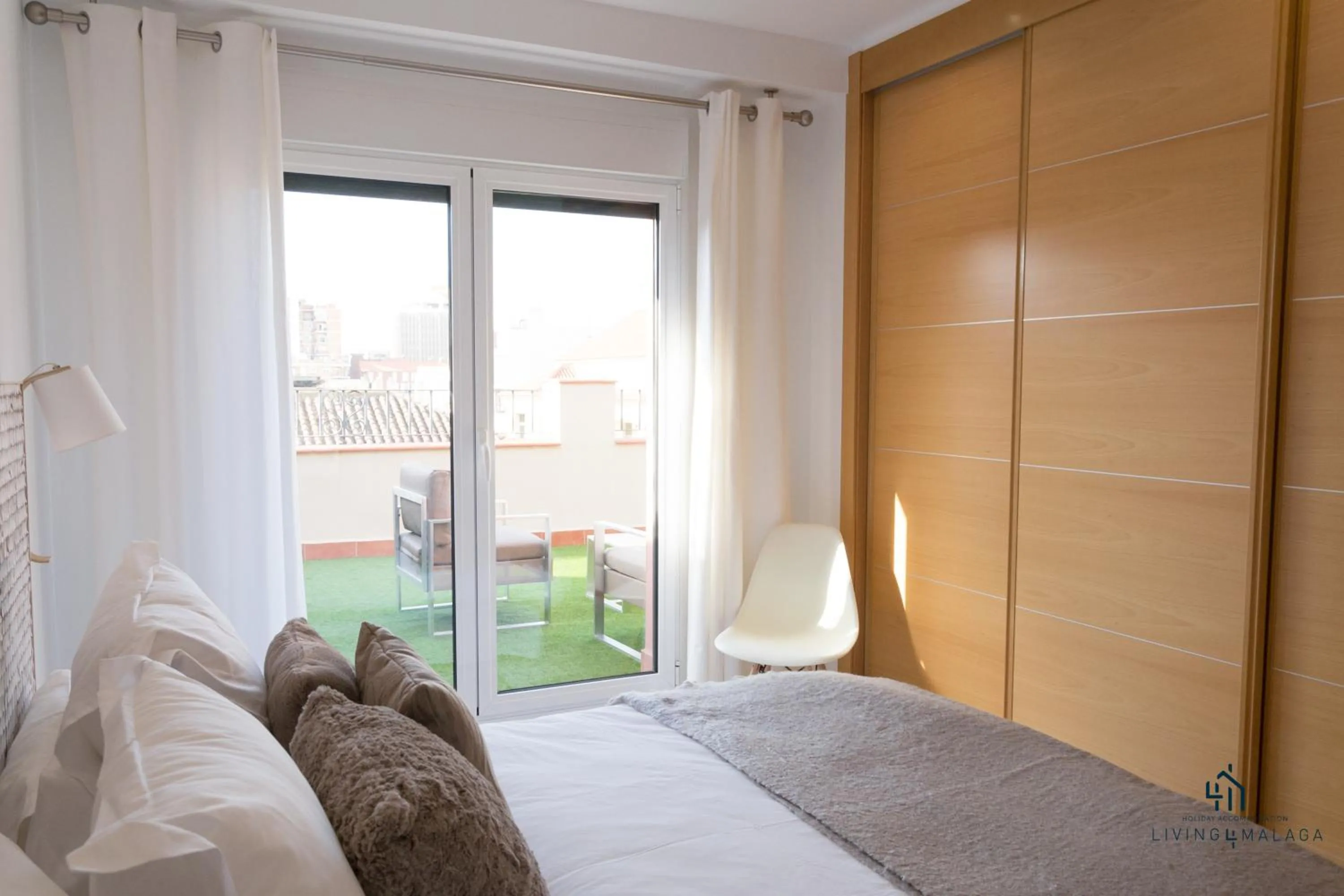 Bed in Living4malaga Blue Bay
