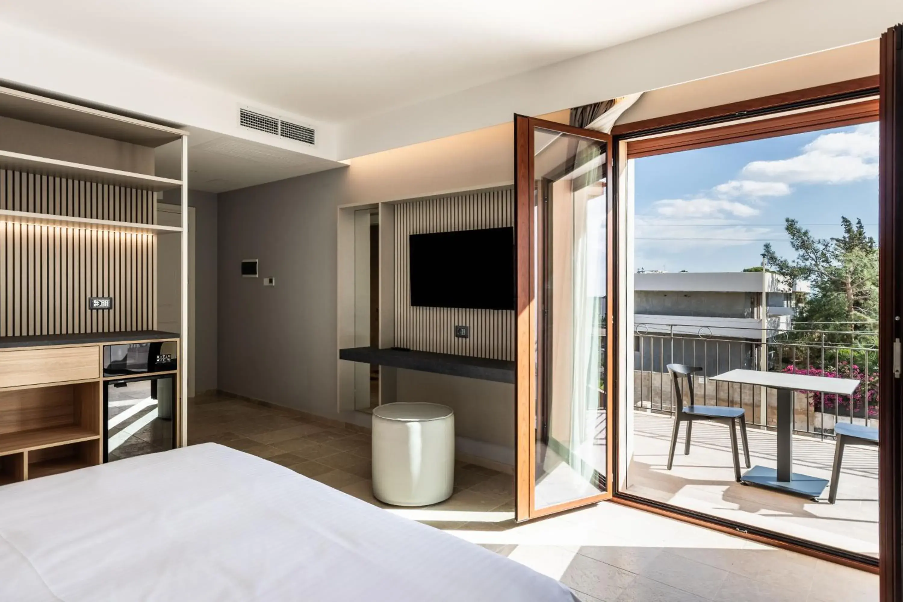 Deluxe Double Room with Balcony and Sea View in Hotel Netum Mare Deluxe Double Room with Balcony and Sea View in Hotel Netum Mare