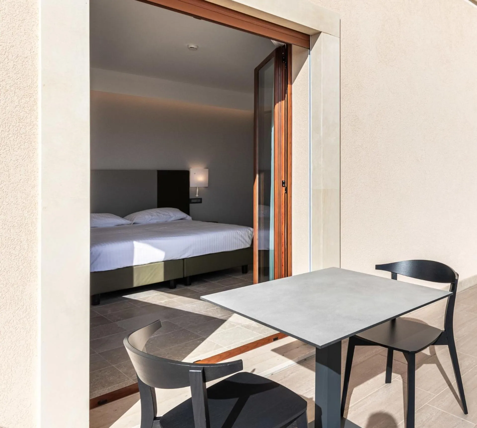 Balcony/Terrace, Bed in Hotel Netum Mare