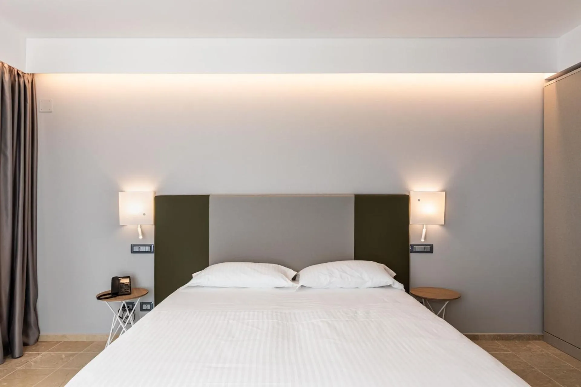 Bed in Hotel Netum Mare