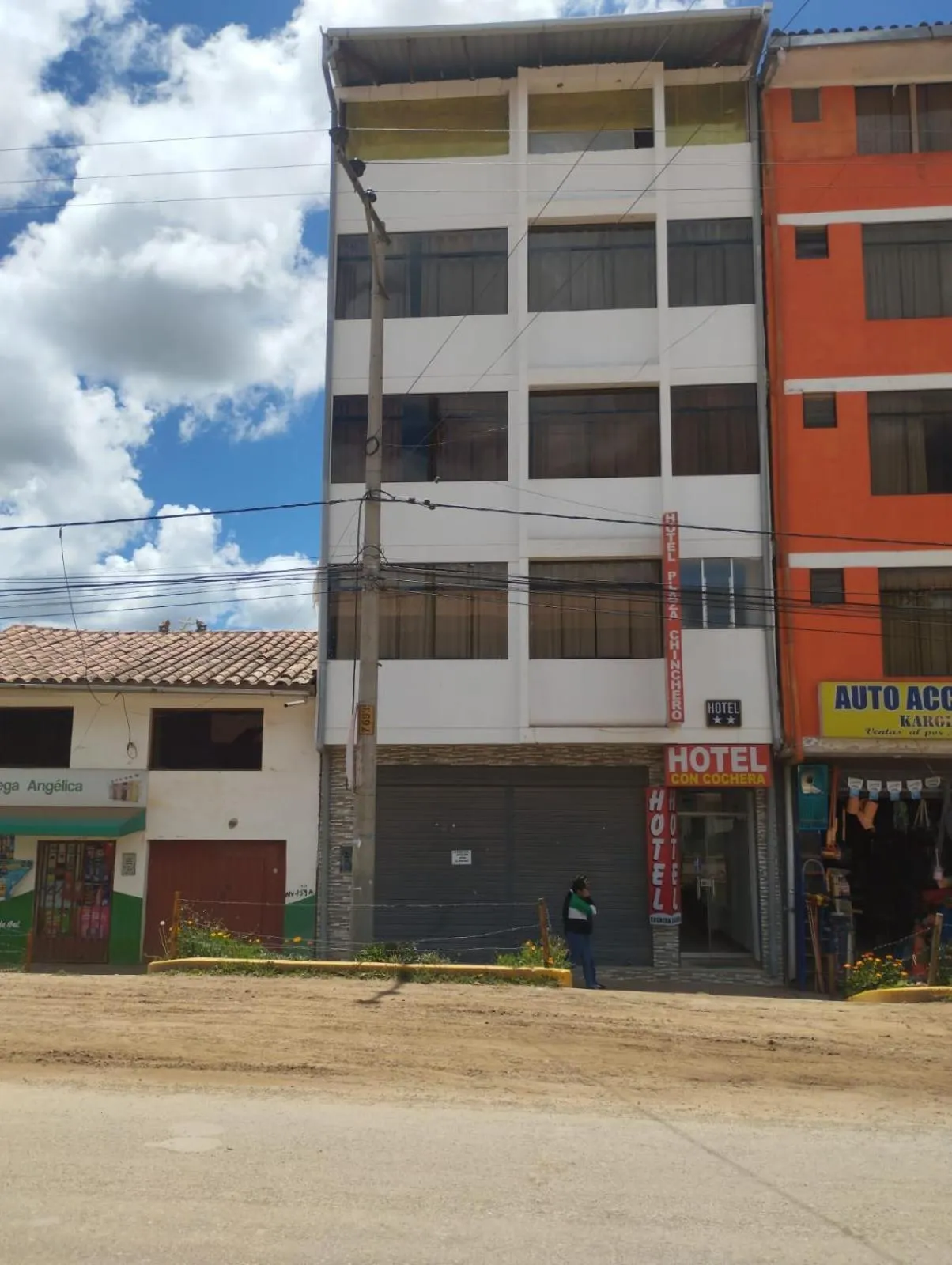 Street view in hotel plaza chinchero