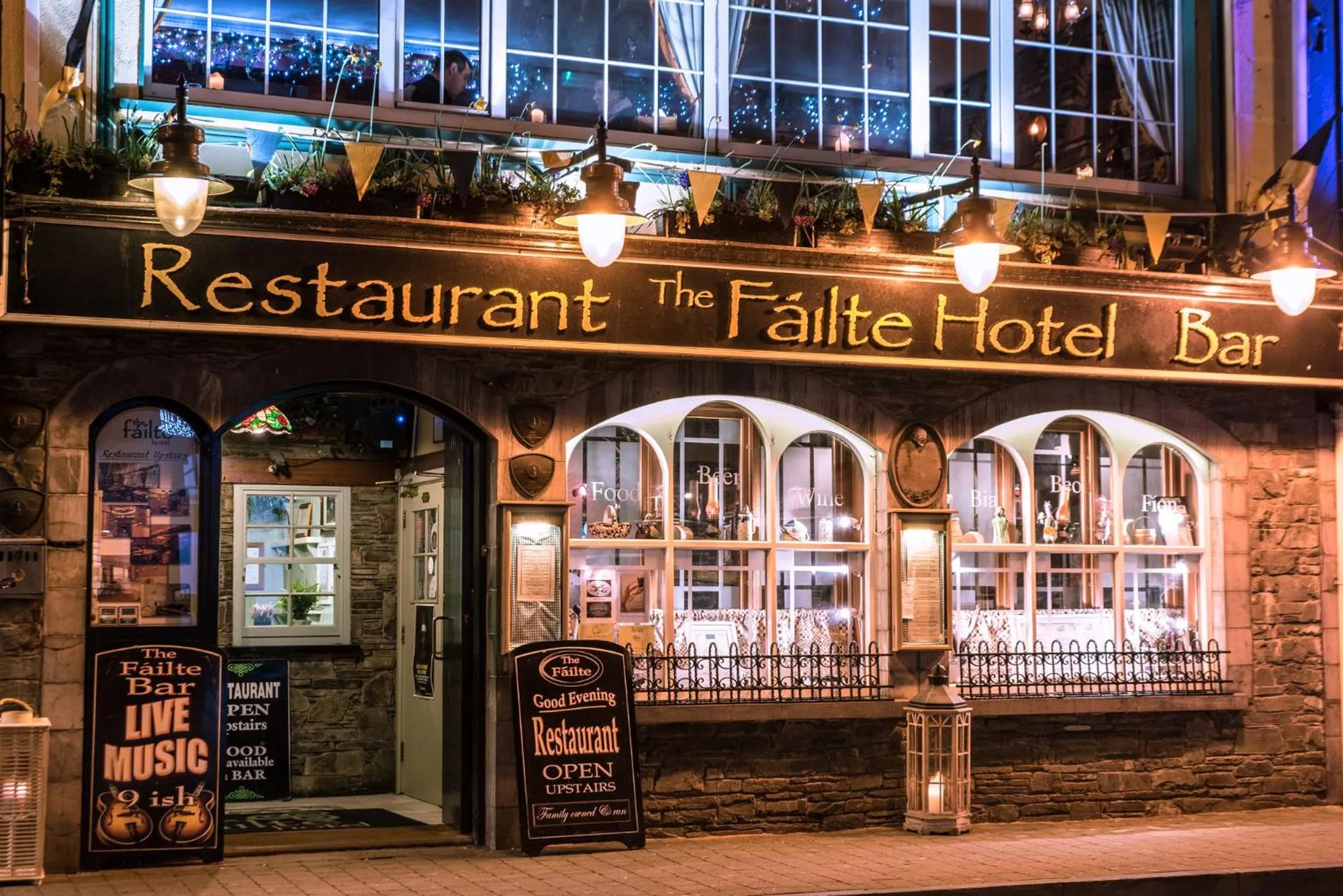 Restaurant/places to eat in Failte Hotel