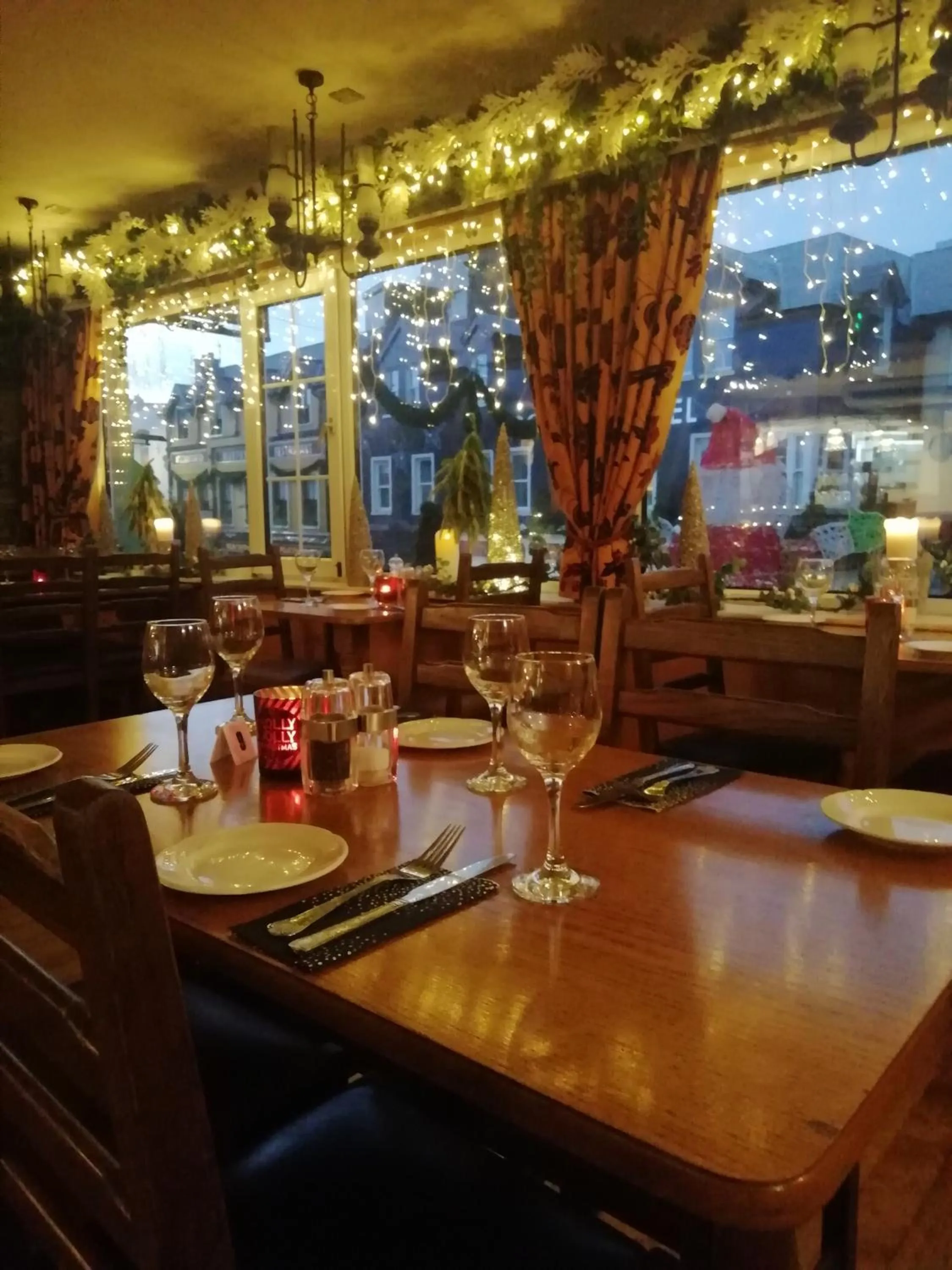 Restaurant/places to eat in Failte Hotel