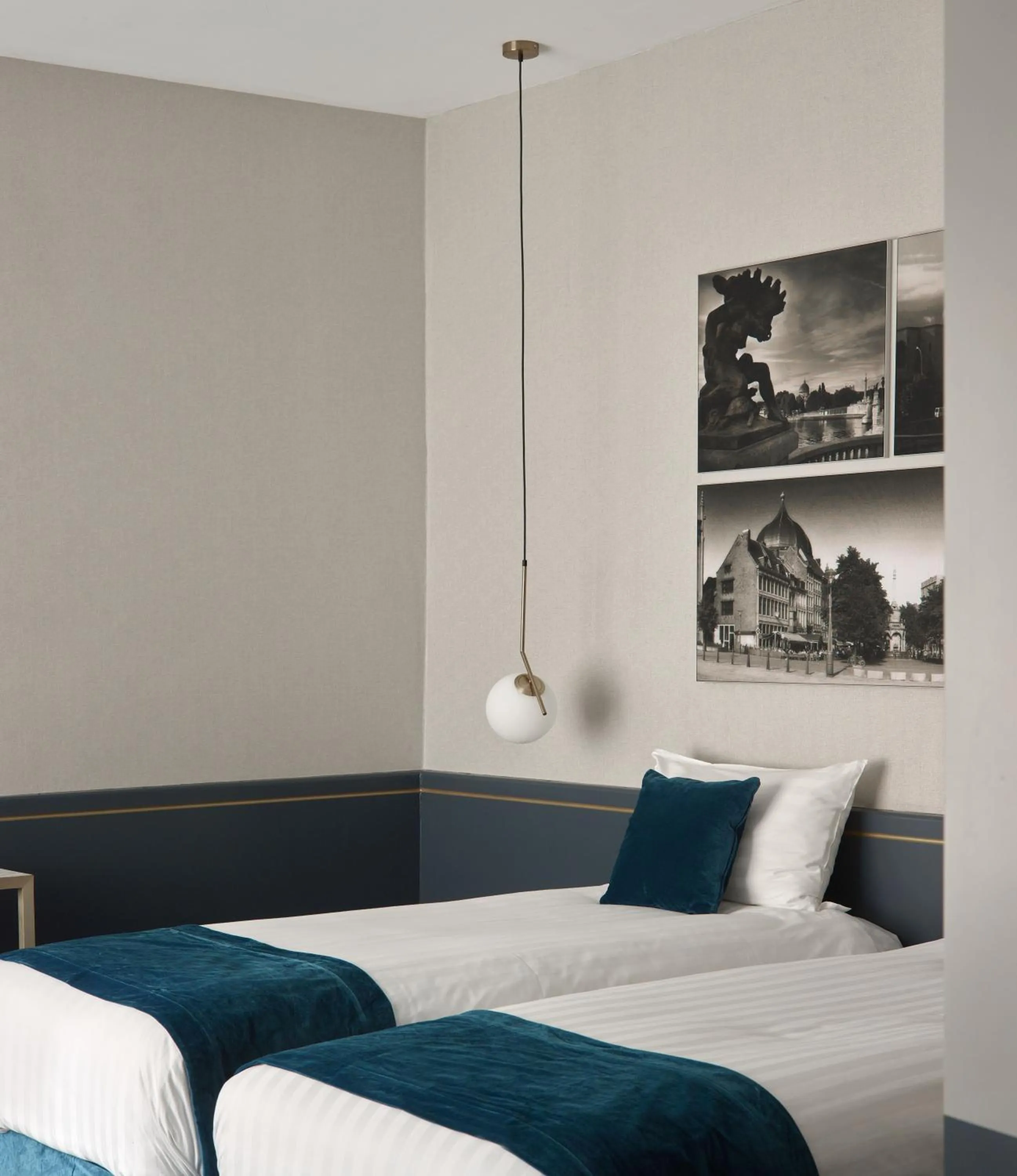 Bed in Amosa Liège City Centre Hotel