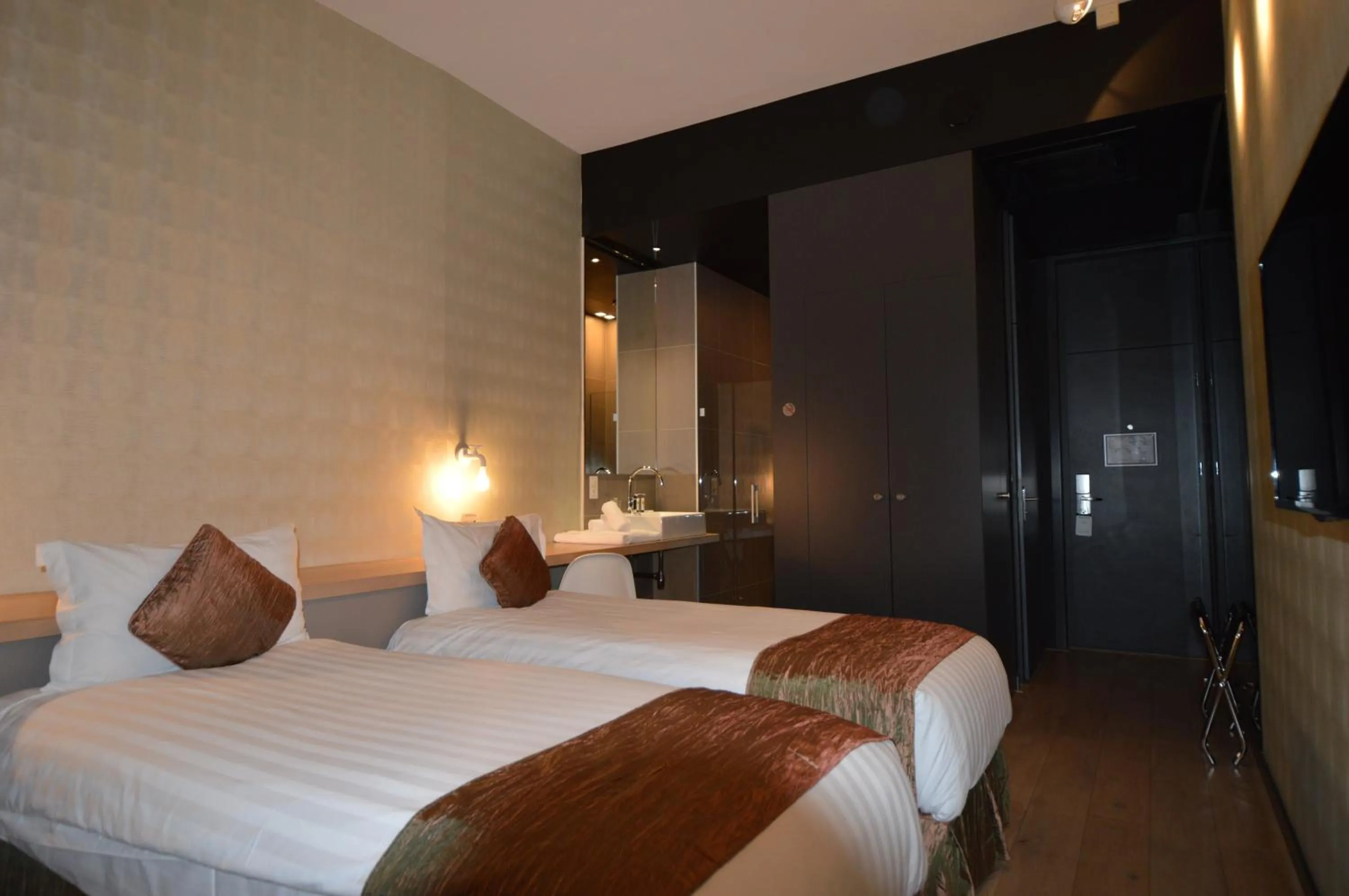 Bedroom, Bed in Amosa Liège City Centre Hotel