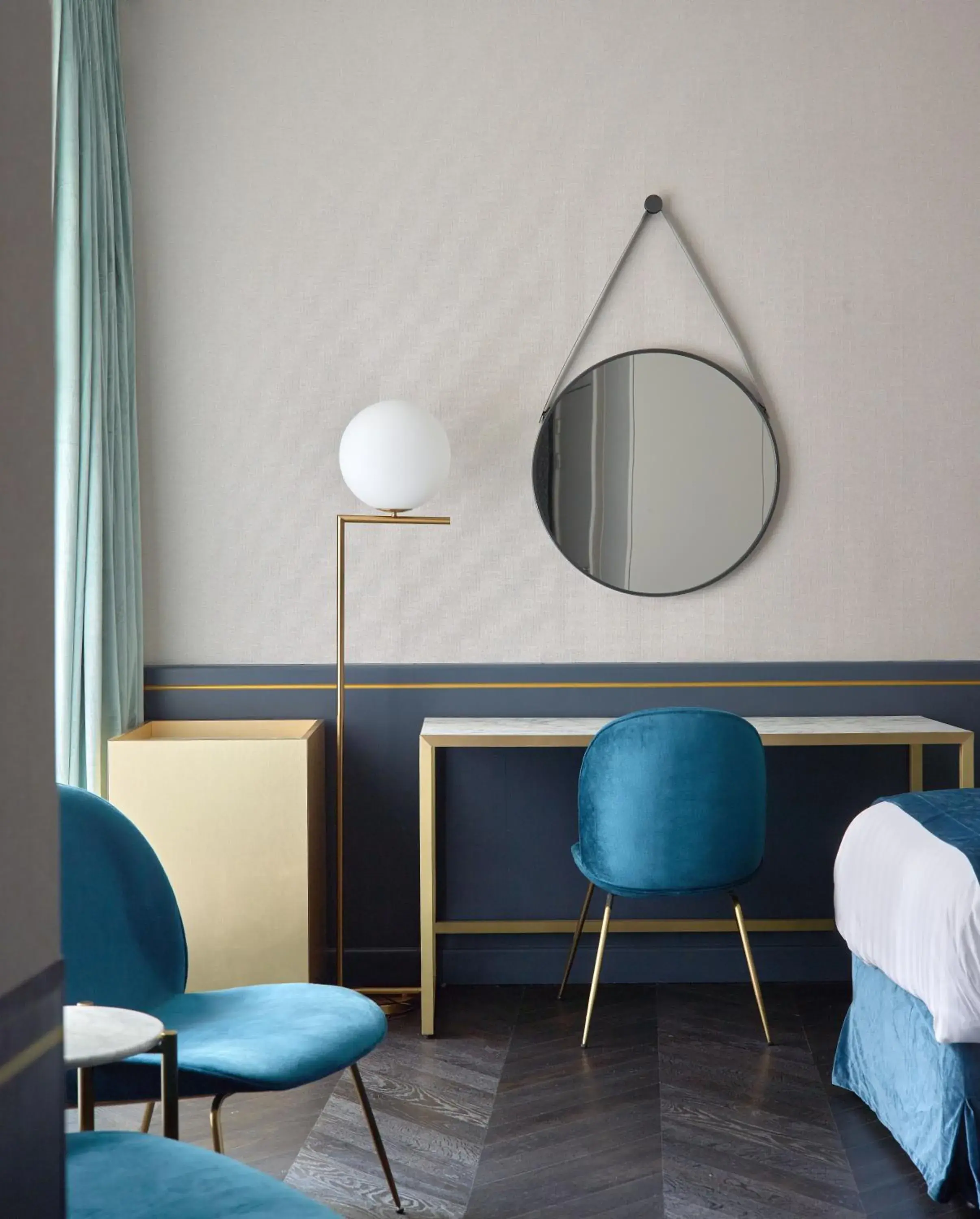 Seating area, Bed in Amosa Liège City Centre Hotel Seating area, Bed in Amosa Liège City Centre Hotel