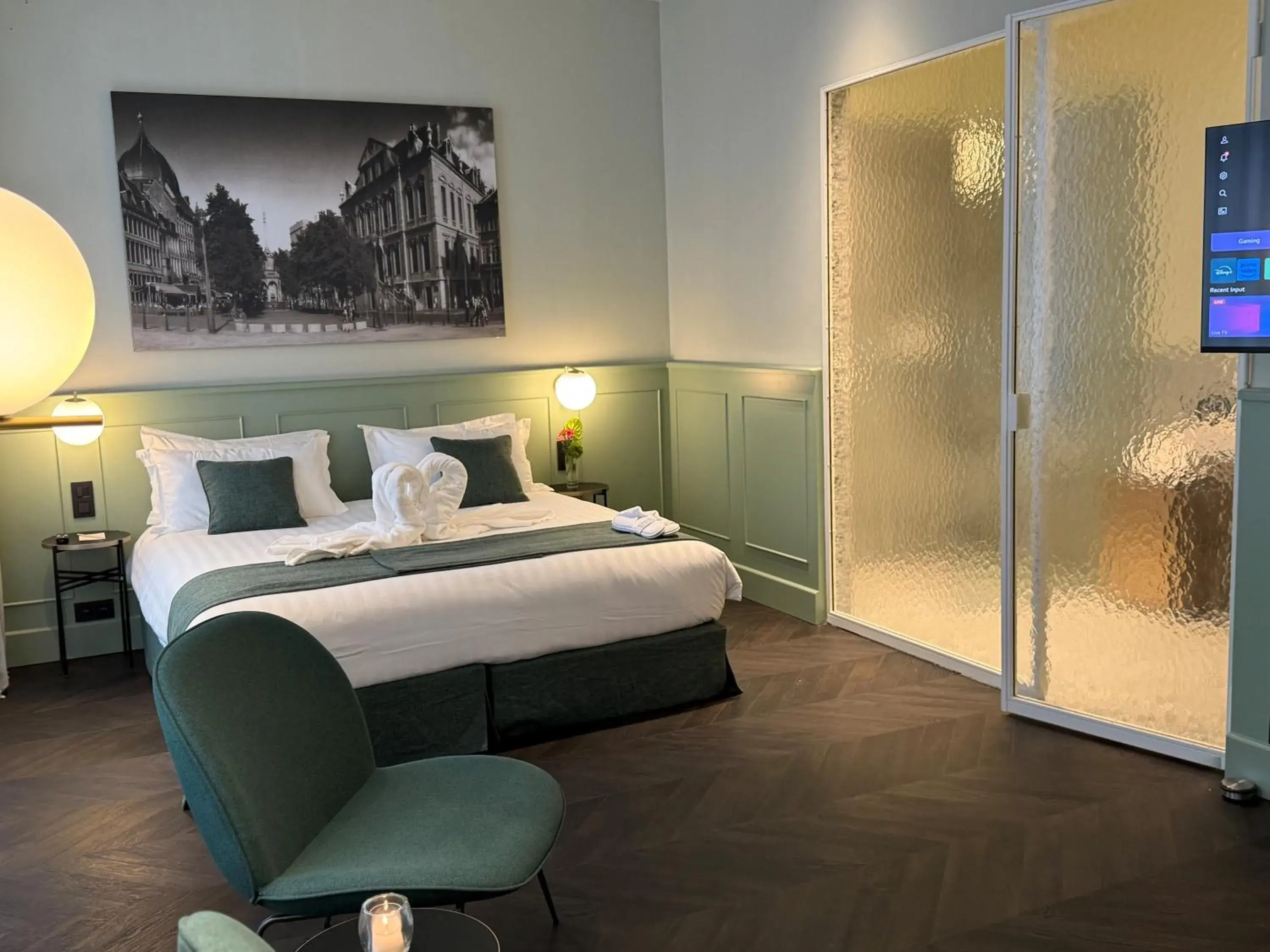 Photo of the whole room, Bed in Amosa Liège City Centre Hotel Photo of the whole room, Bed in Amosa Liège City Centre Hotel