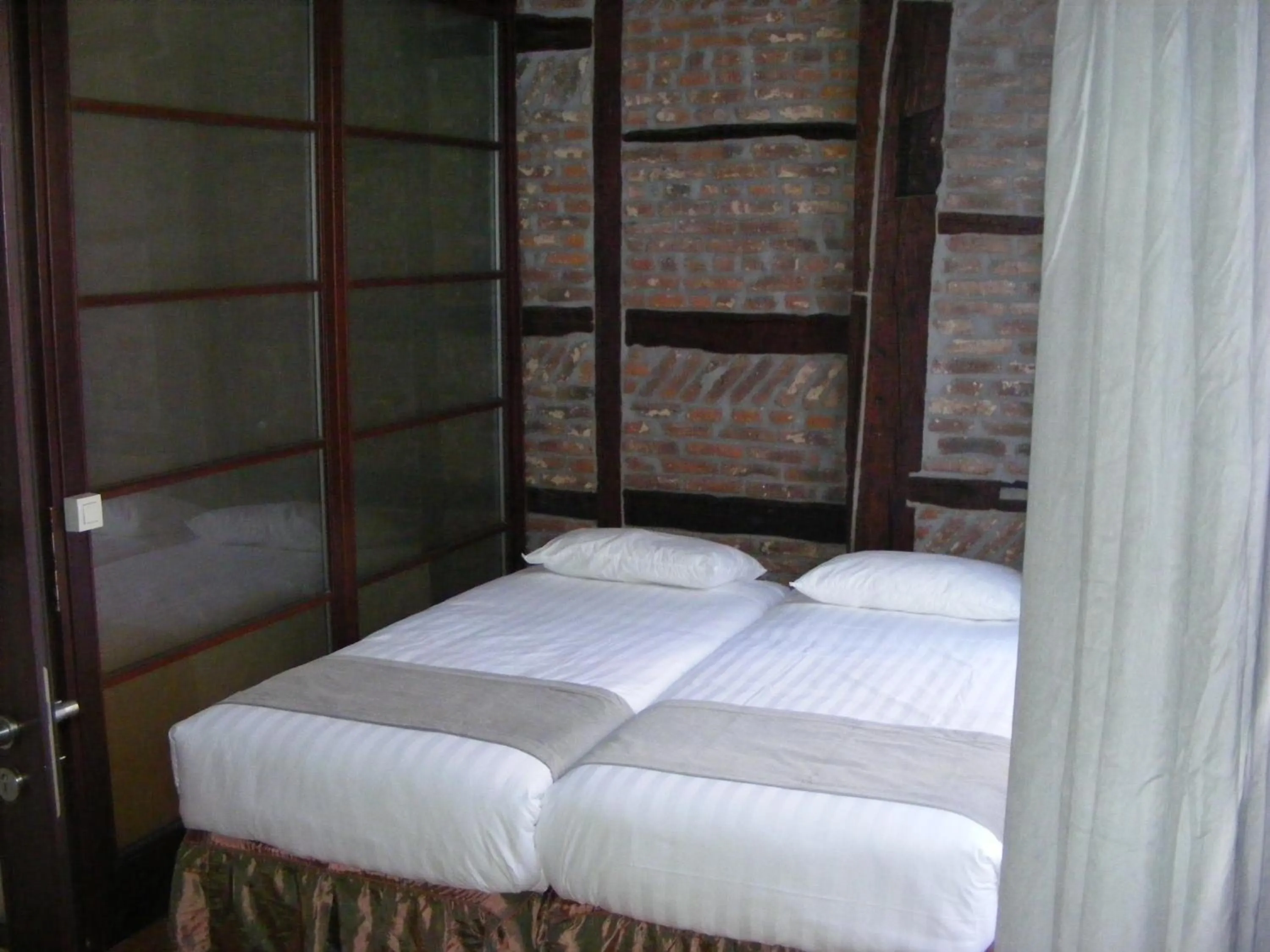 Bedroom, Bed in Amosa Liège City Centre Hotel