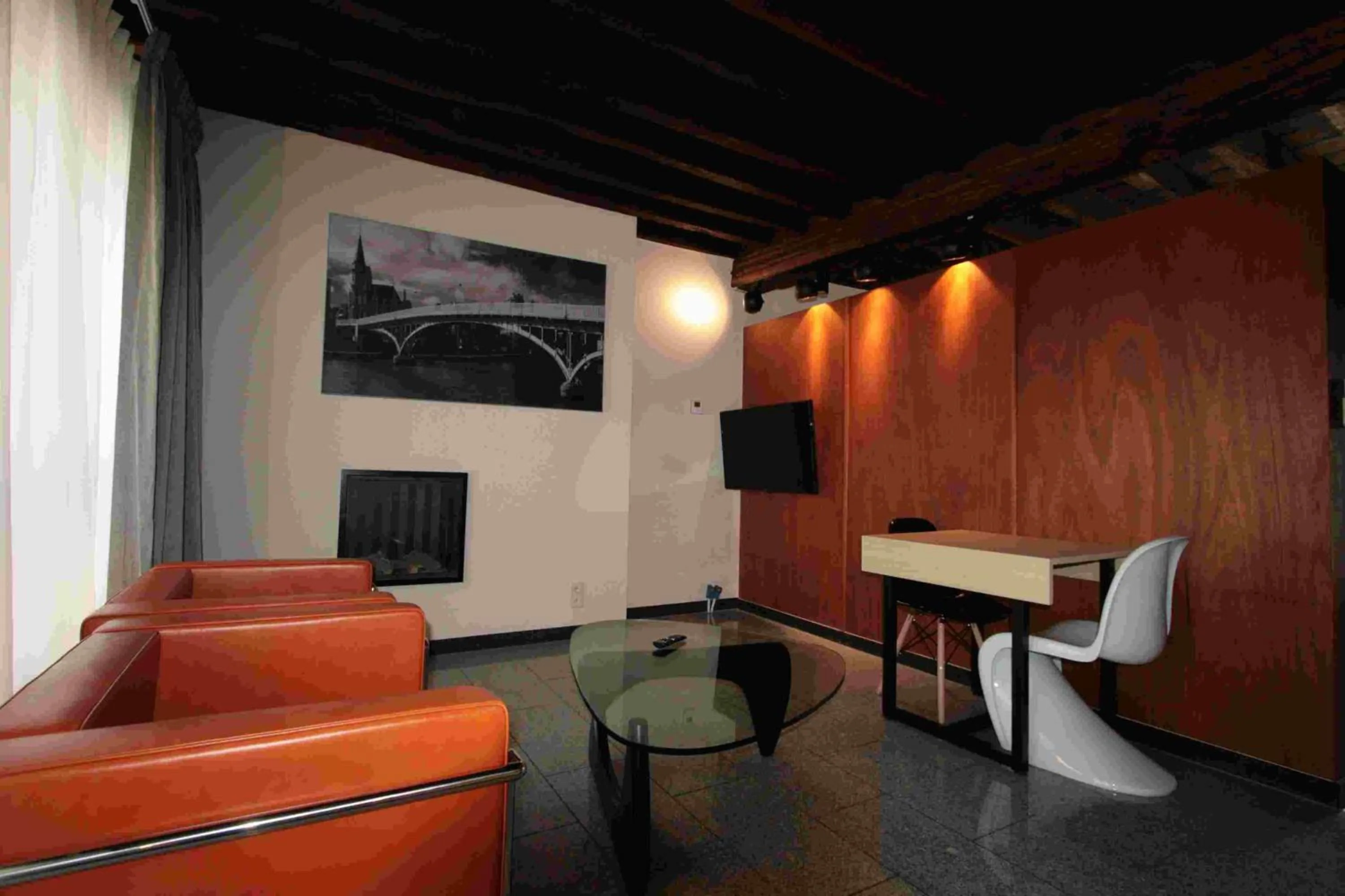 Living room in Amosa Liège City Centre Hotel