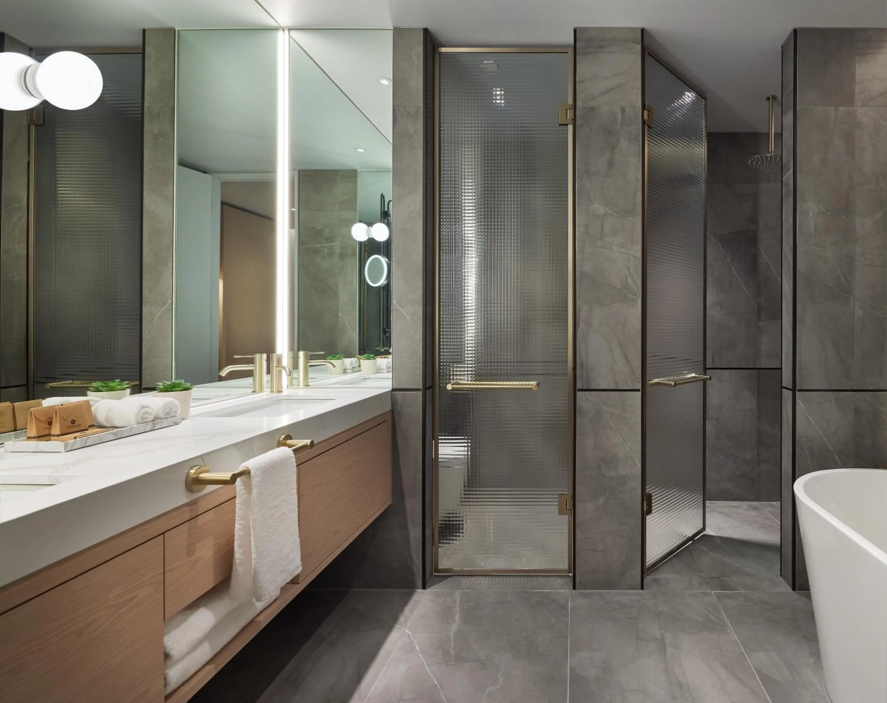 Bathroom in Lanson Place Parliament Gardens