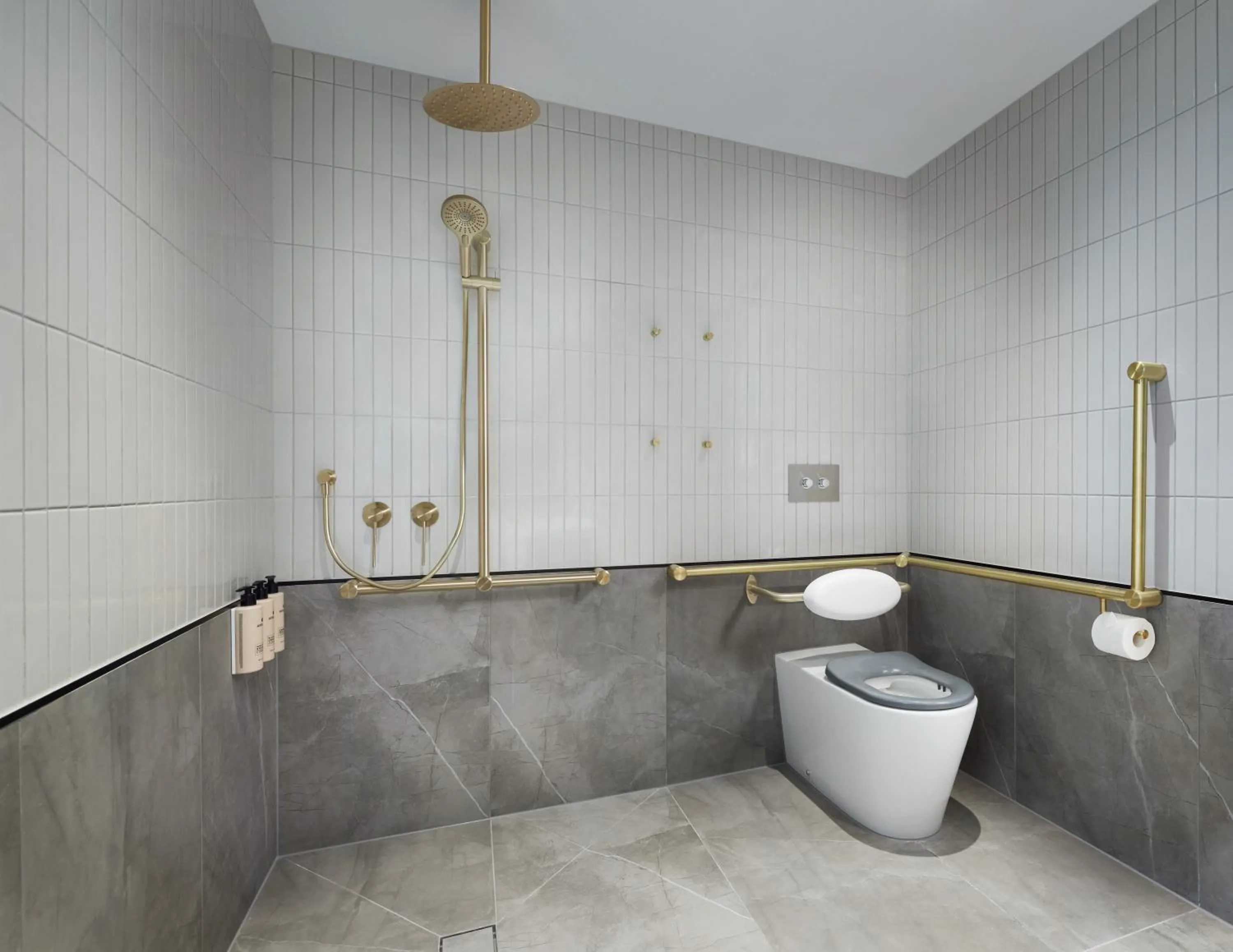 Bathroom in Lanson Place Parliament Gardens