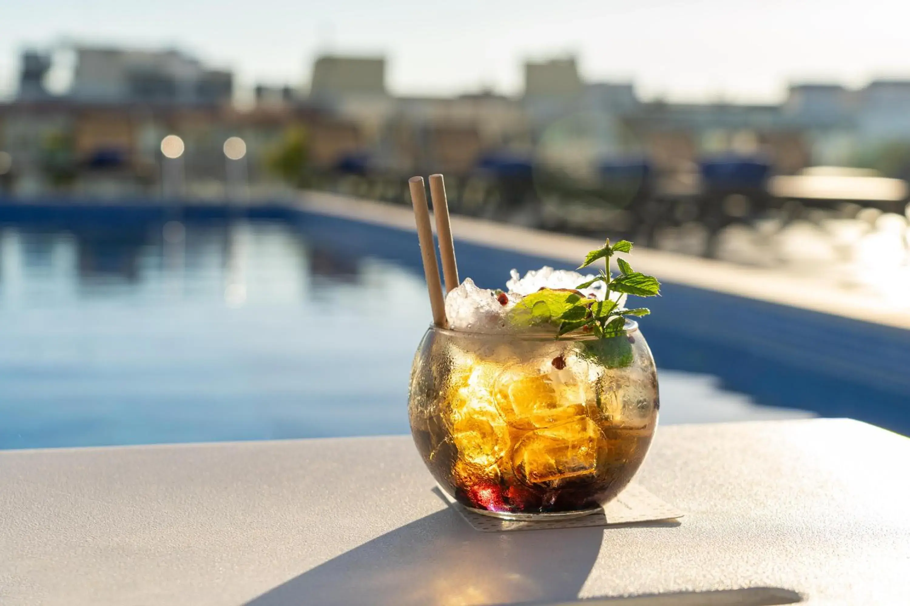 Food and drinks in Jupiter Lisboa Hotel - Rooftop & Spa Food and drinks in Jupiter Lisboa Hotel - Rooftop & Spa