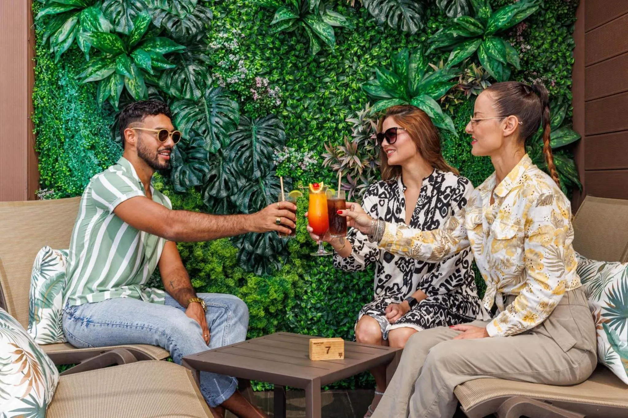 Lounge or bar in Jupiter Lisboa Hotel - Rooftop & Spa