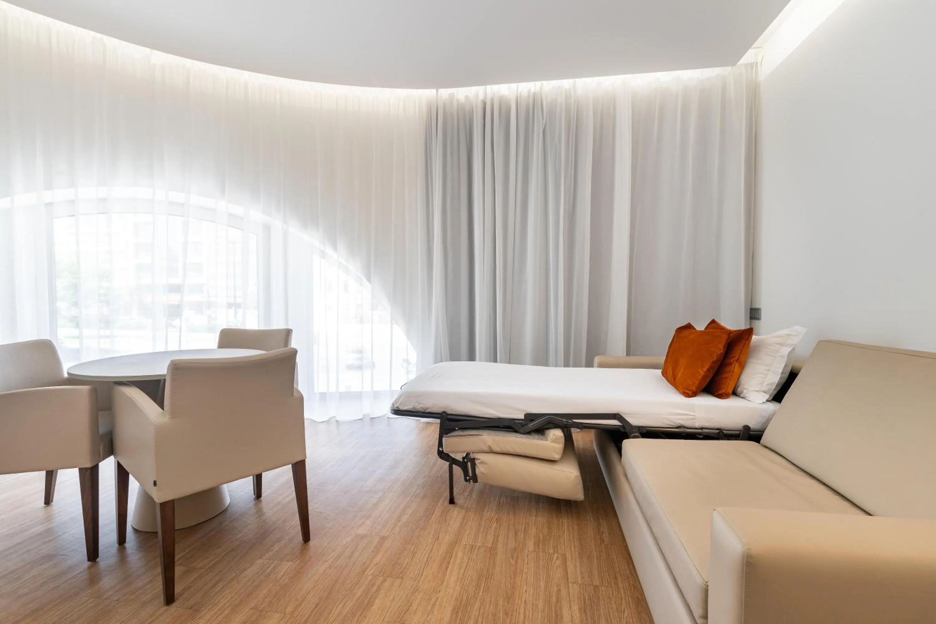 Photo of the whole room in Jupiter Lisboa Hotel - Rooftop & Spa