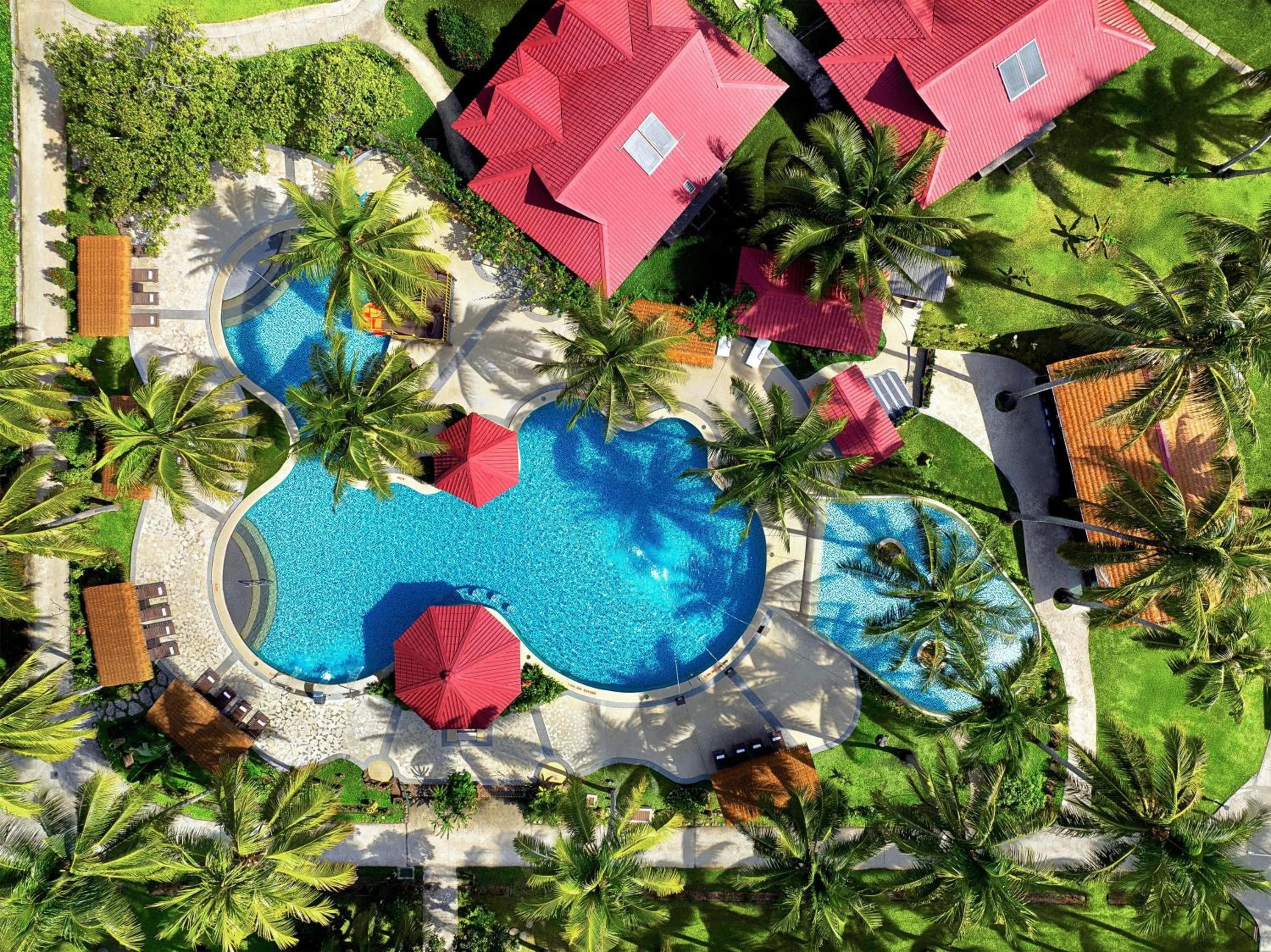 Pool view in Hilton Garden Inn Kota Kinabalu Tuaran