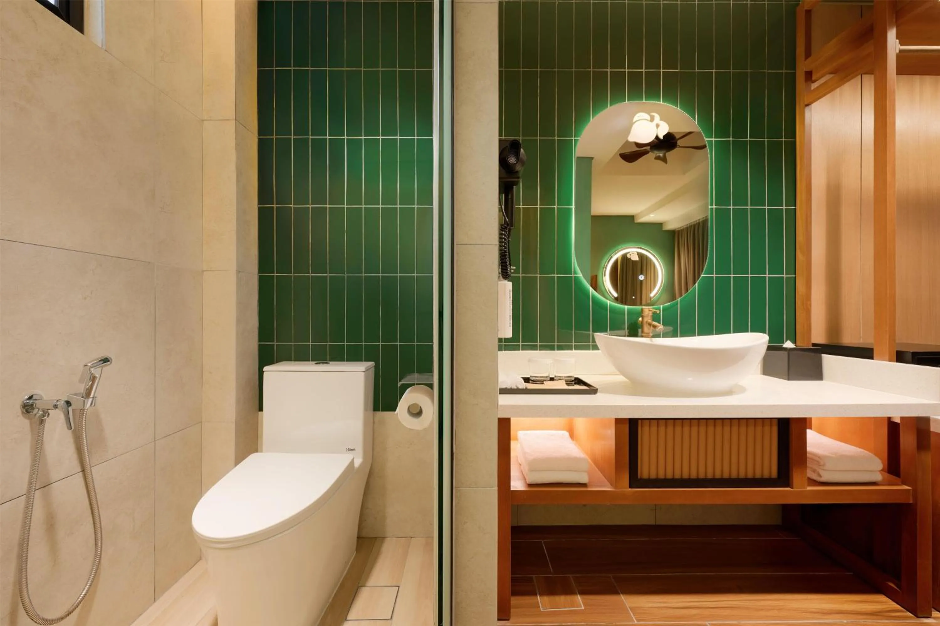 Bathroom in Hilton Garden Inn Kota Kinabalu Tuaran