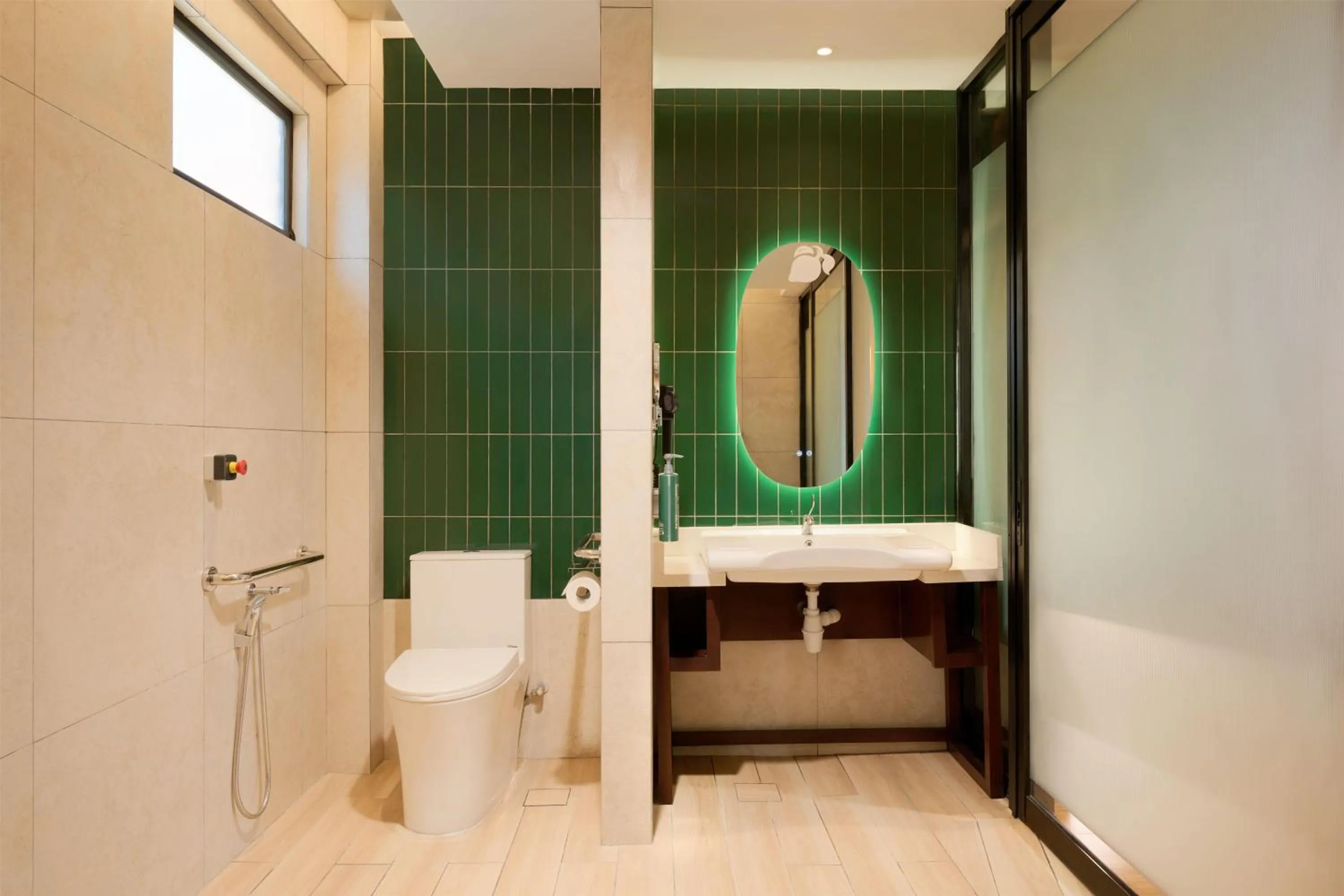 Bathroom in Hilton Garden Inn Kota Kinabalu Tuaran