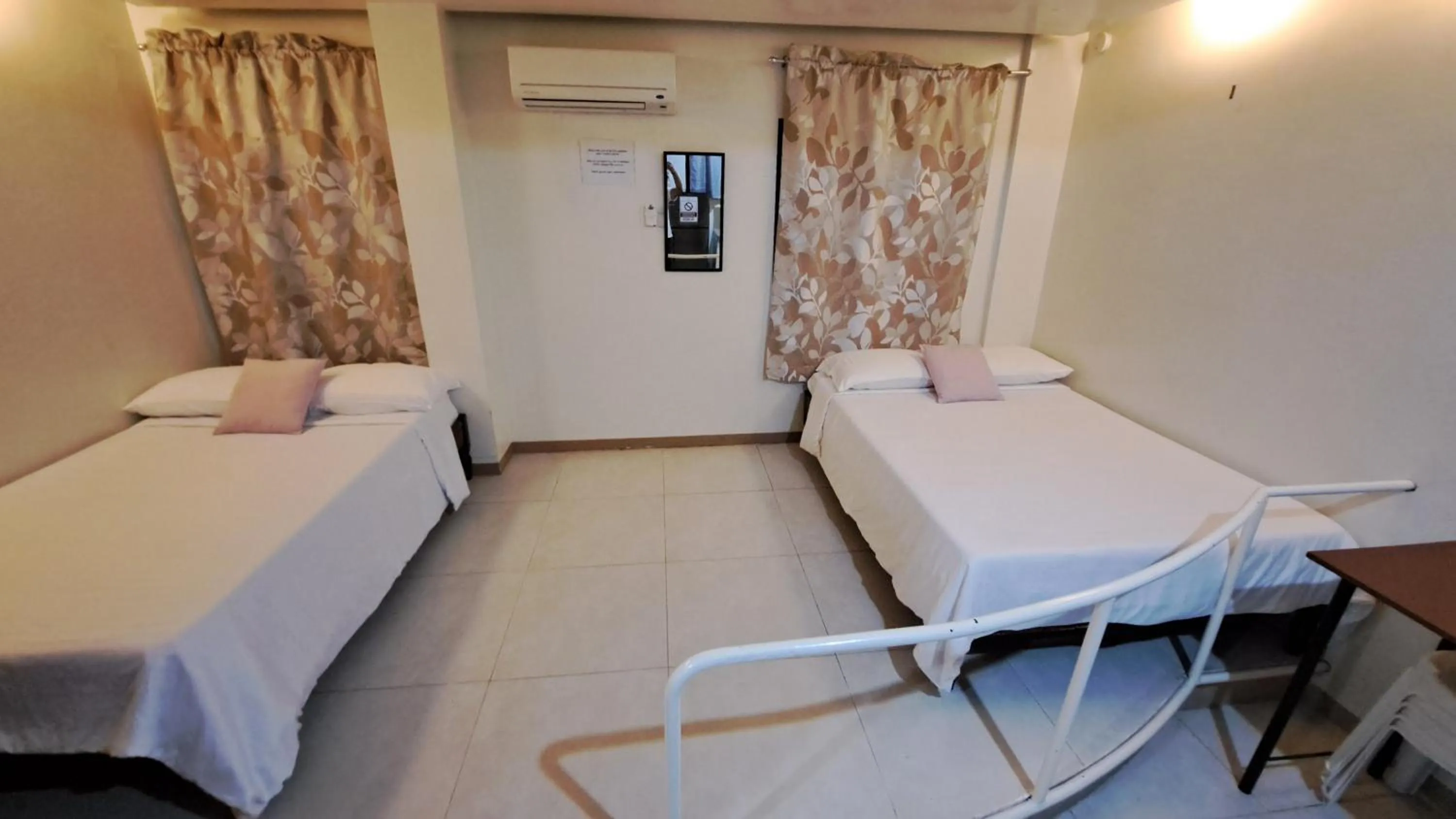 Bed in Villa Pamana Inn Puerto Galera powered by Cocotel