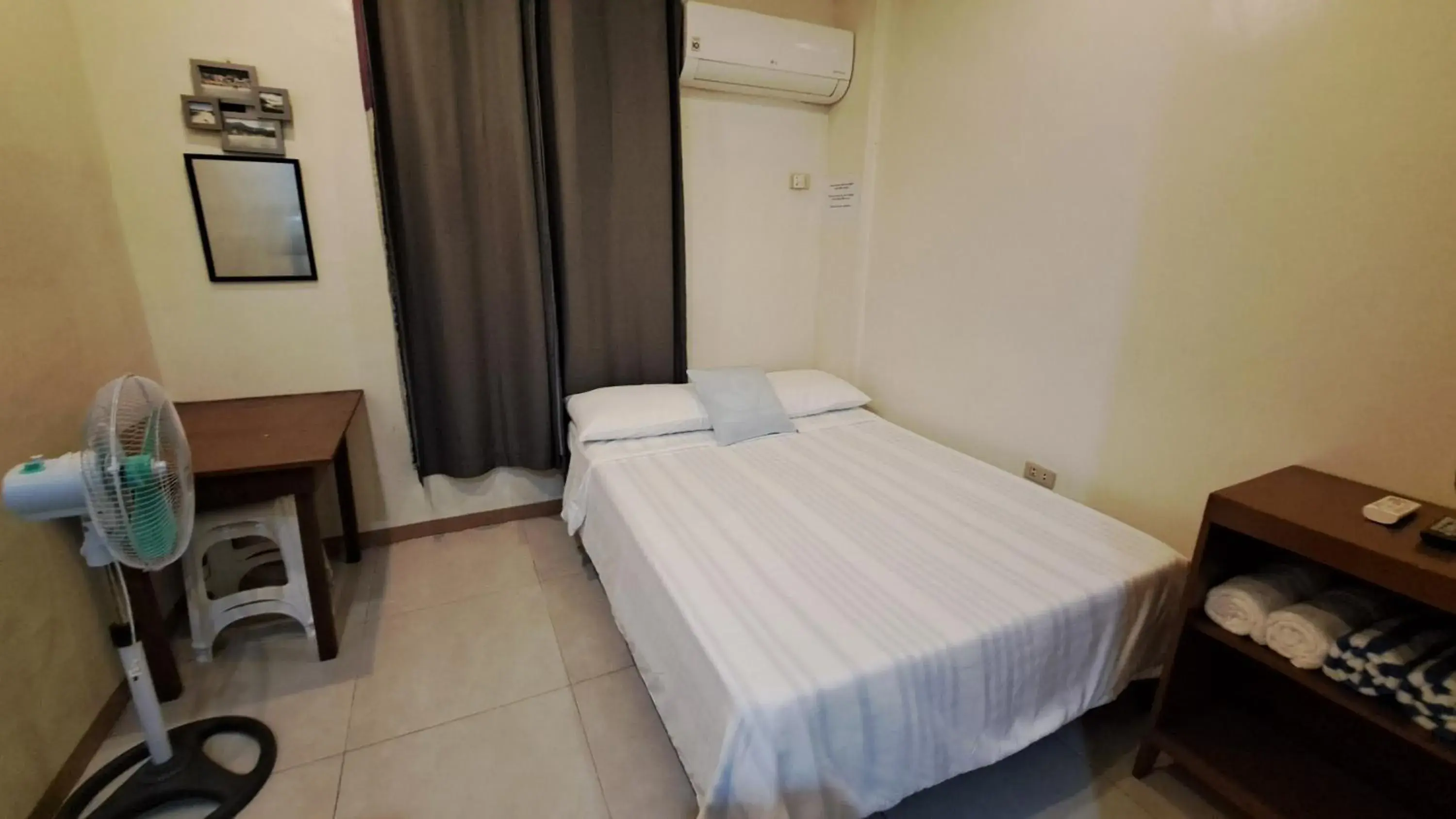Small Double Room in Villa Pamana Inn Puerto Galera powered by Cocotel Small Double Room in Villa Pamana Inn Puerto Galera powered by Cocotel