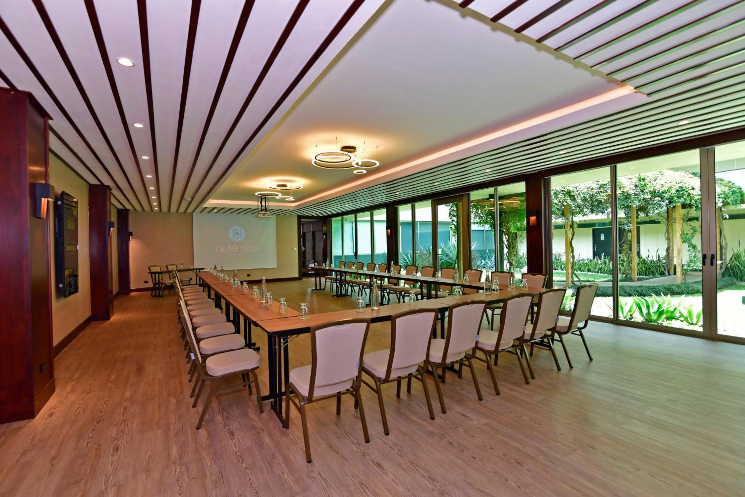 Meeting/conference room in Auténtico Hotel