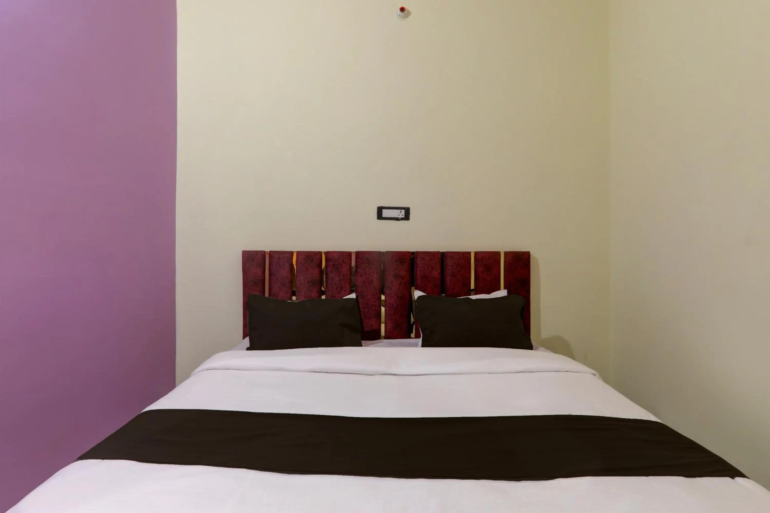 Bedroom, Bed in Hotel O Krishna guest house and restaurant