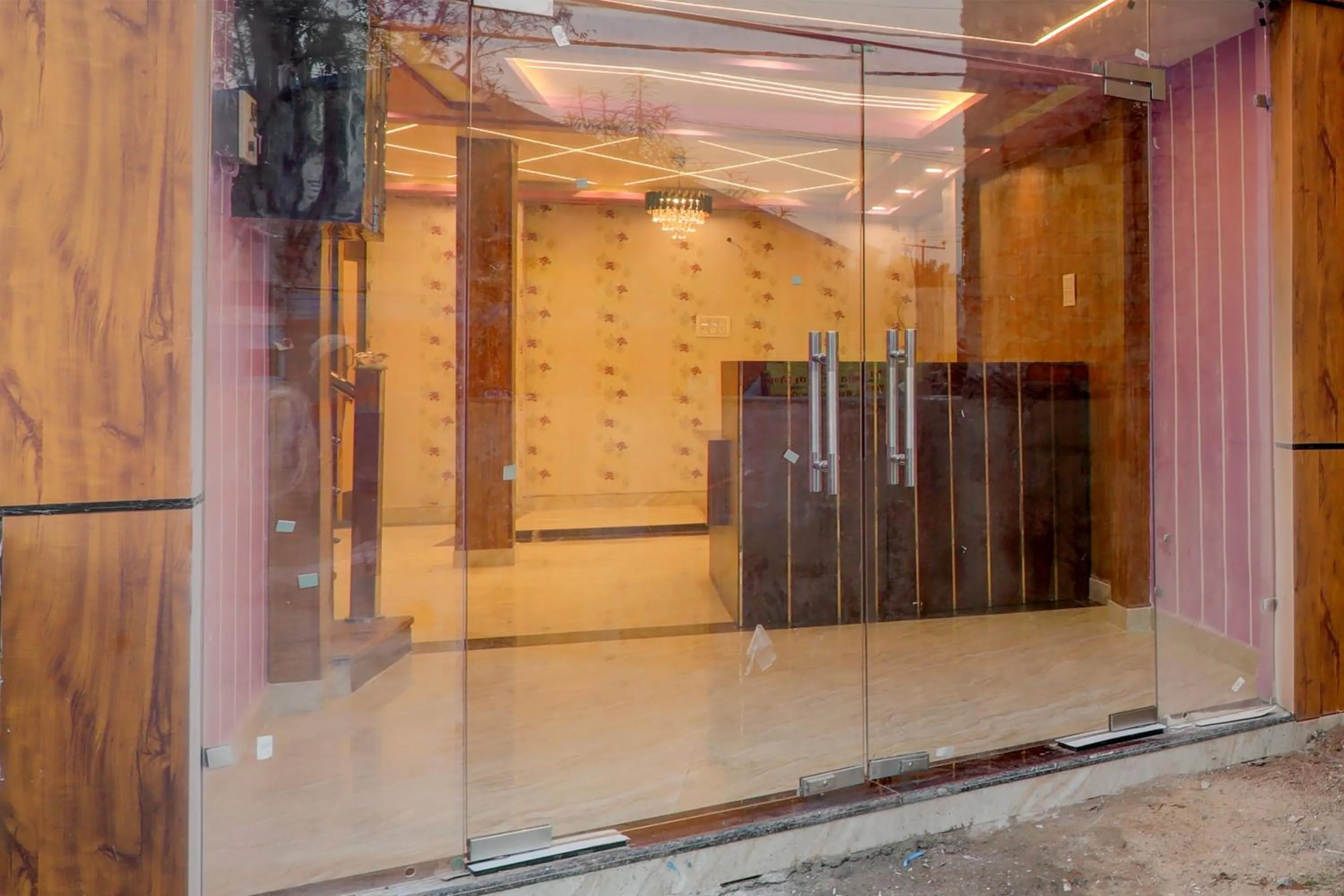 Facade/entrance in Hotel O Krishna guest house and restaurant